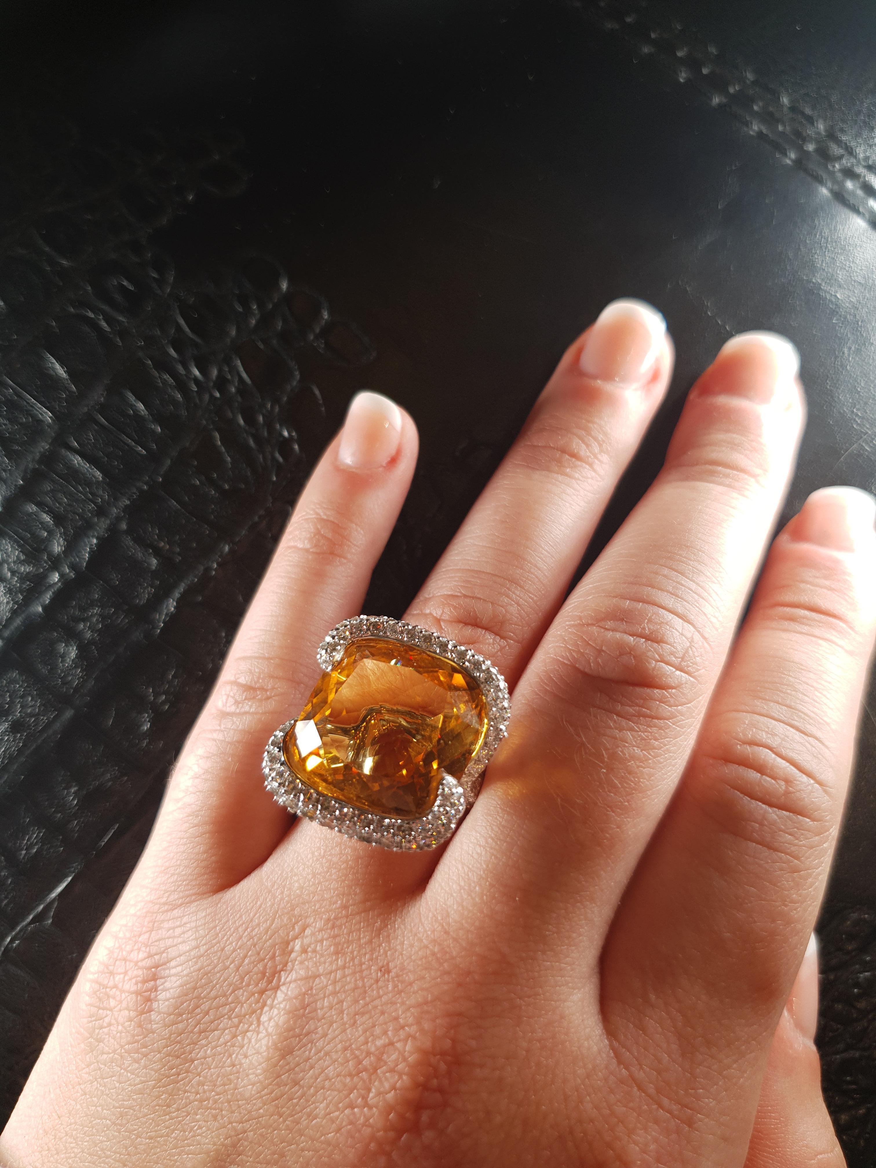 Impressive 18kt  White Gold Ring with 20ct Honey Citrine, 4ct Diamonds For Sale 5