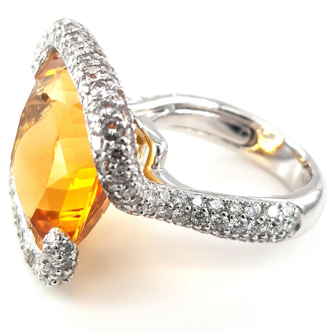 Impressive 18kt  White Gold Ring with 20ct Honey Citrine, 4ct Diamonds For Sale 1