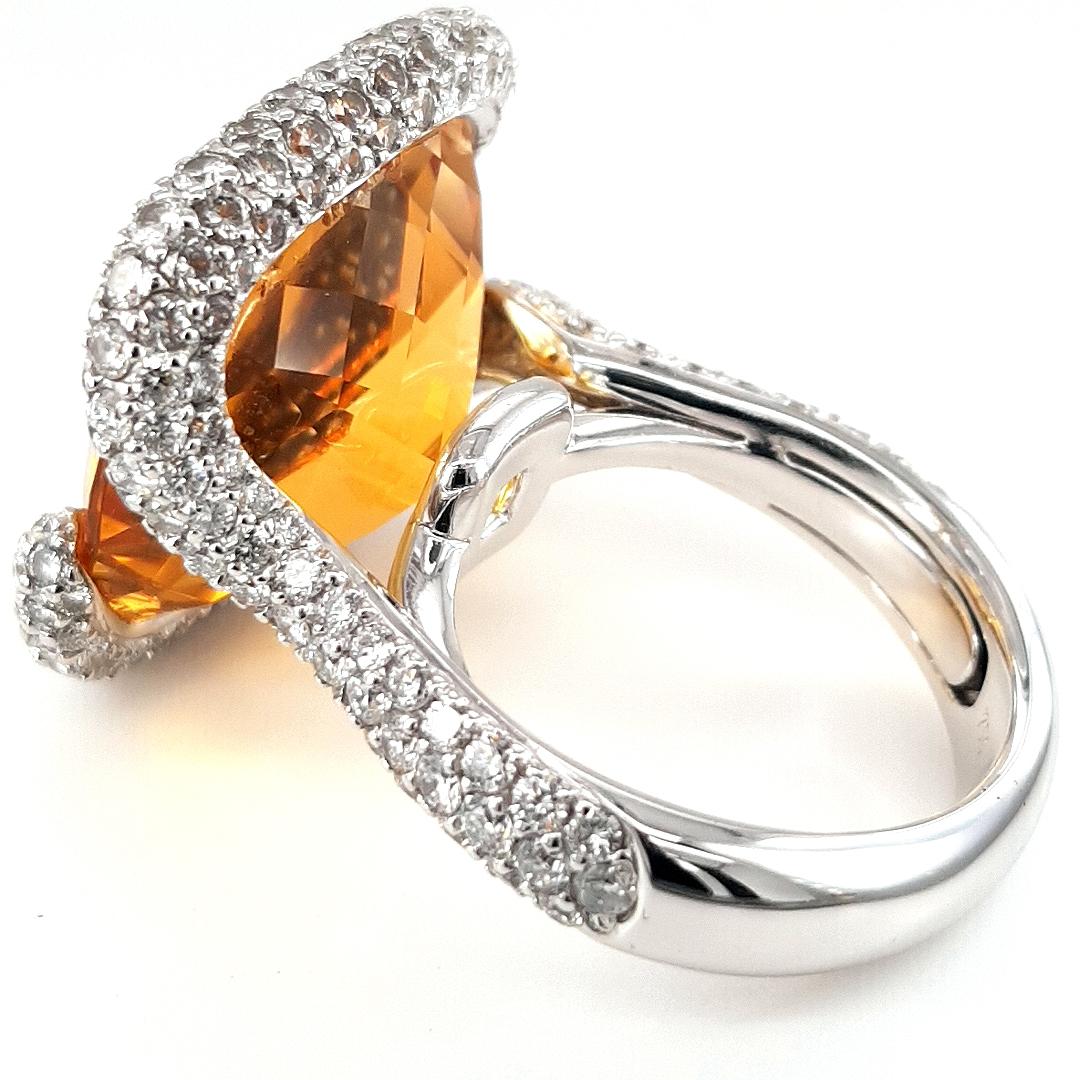 Women's or Men's Impressive 18kt  White Gold Ring with 20ct Honey Citrine, 4ct Diamonds For Sale