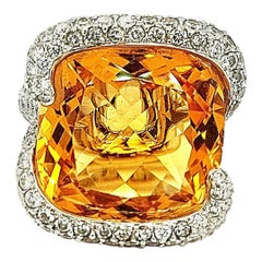 Beeindruckender Ring aus 18 Karat Gold mit 20 Karat Honig-Citrin, 4 Karat Diamanten