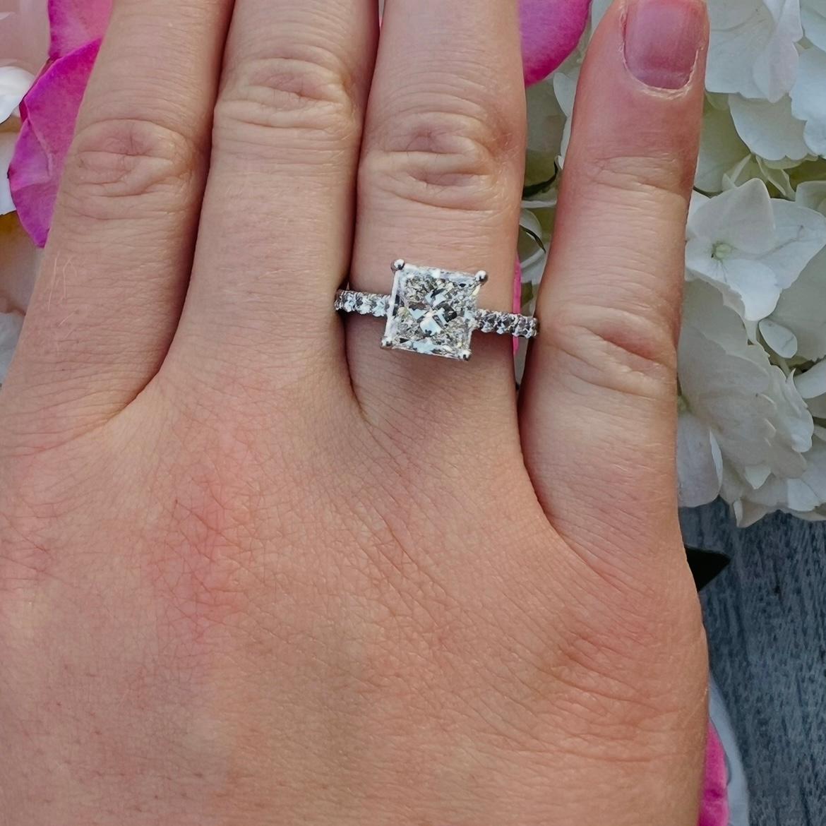 Impressive 1.89ct GIA Princess Cut Diamond Ring In condizioni ottime in vendita a San Francisco, CA