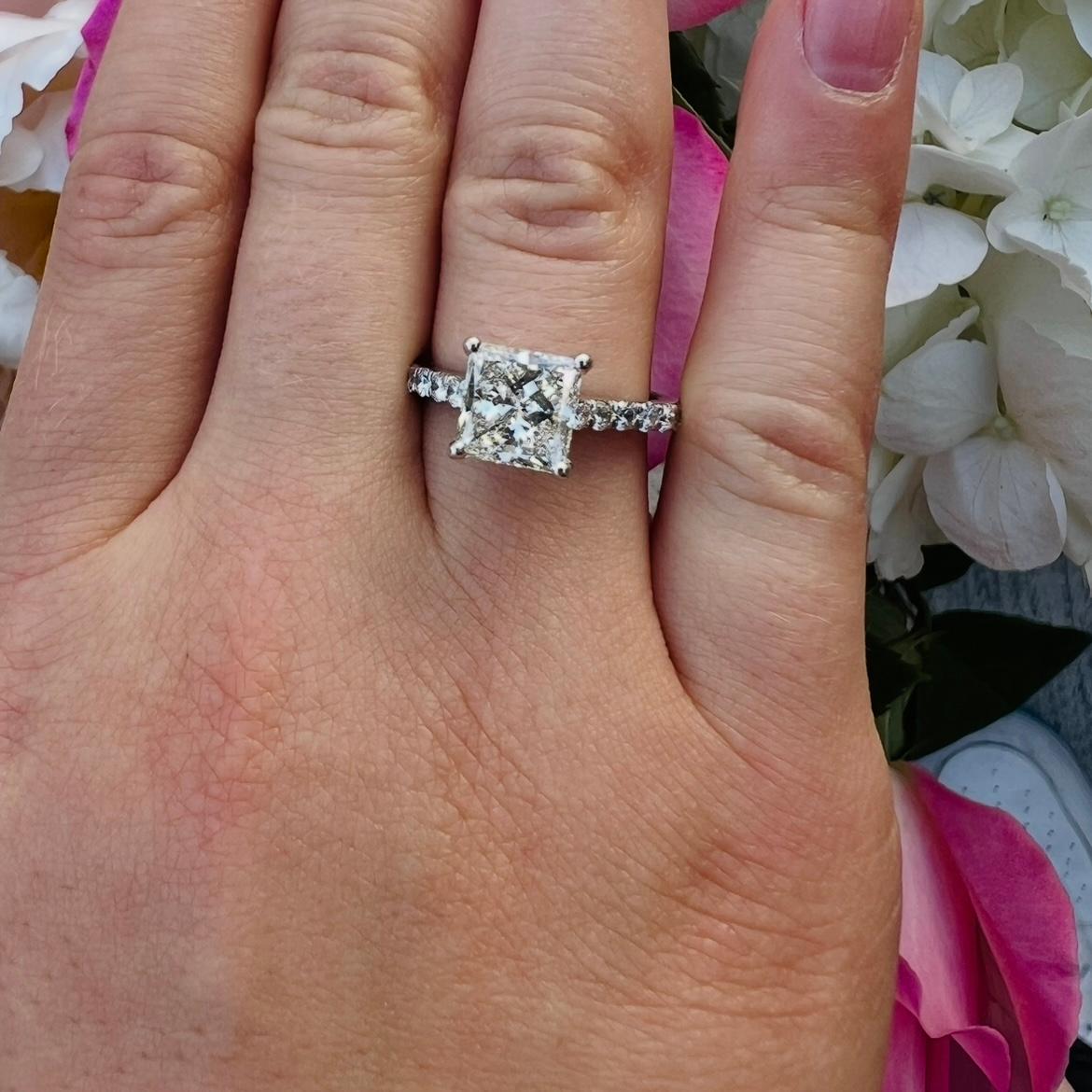 Impressive 1.89ct GIA Princess Cut Diamond Ring in vendita 1