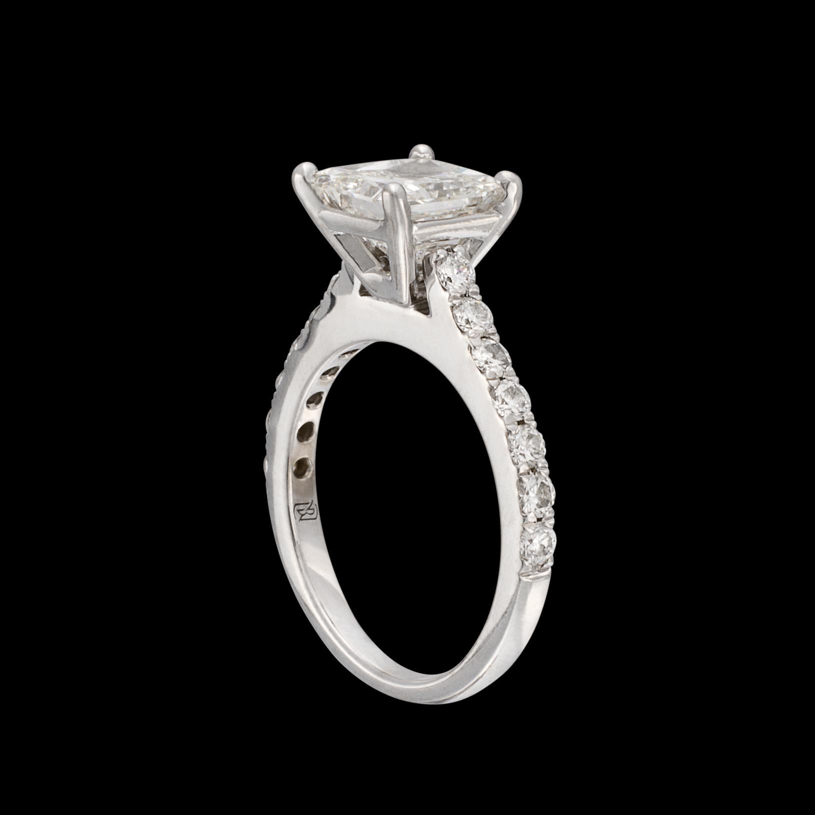 Impressive 1.89ct GIA Princess Cut Diamond Ring in vendita 2