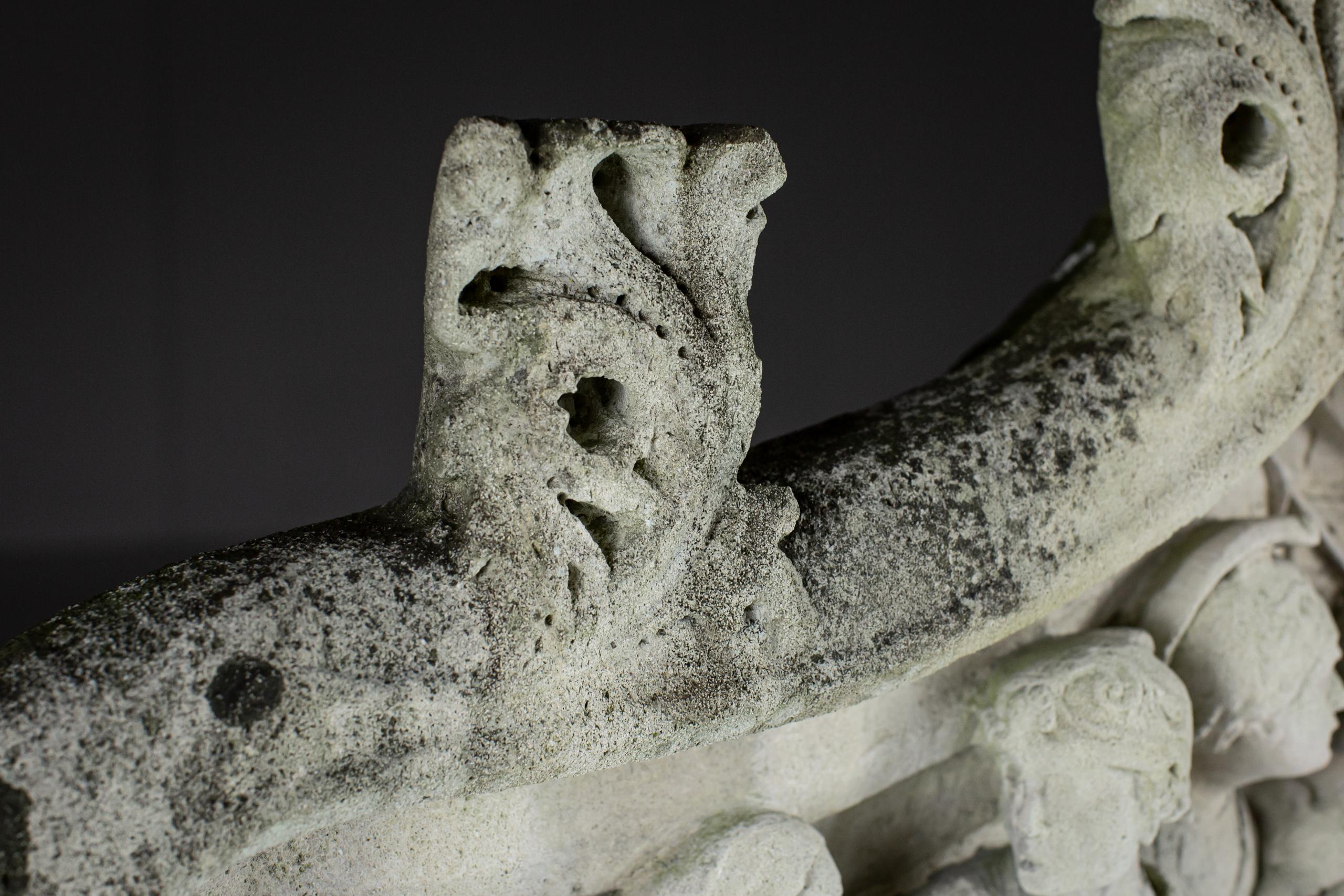 Impressionnant relief en pierre sculptée du 18e siècle ou plus antérieur de la Condemnation en vente 4