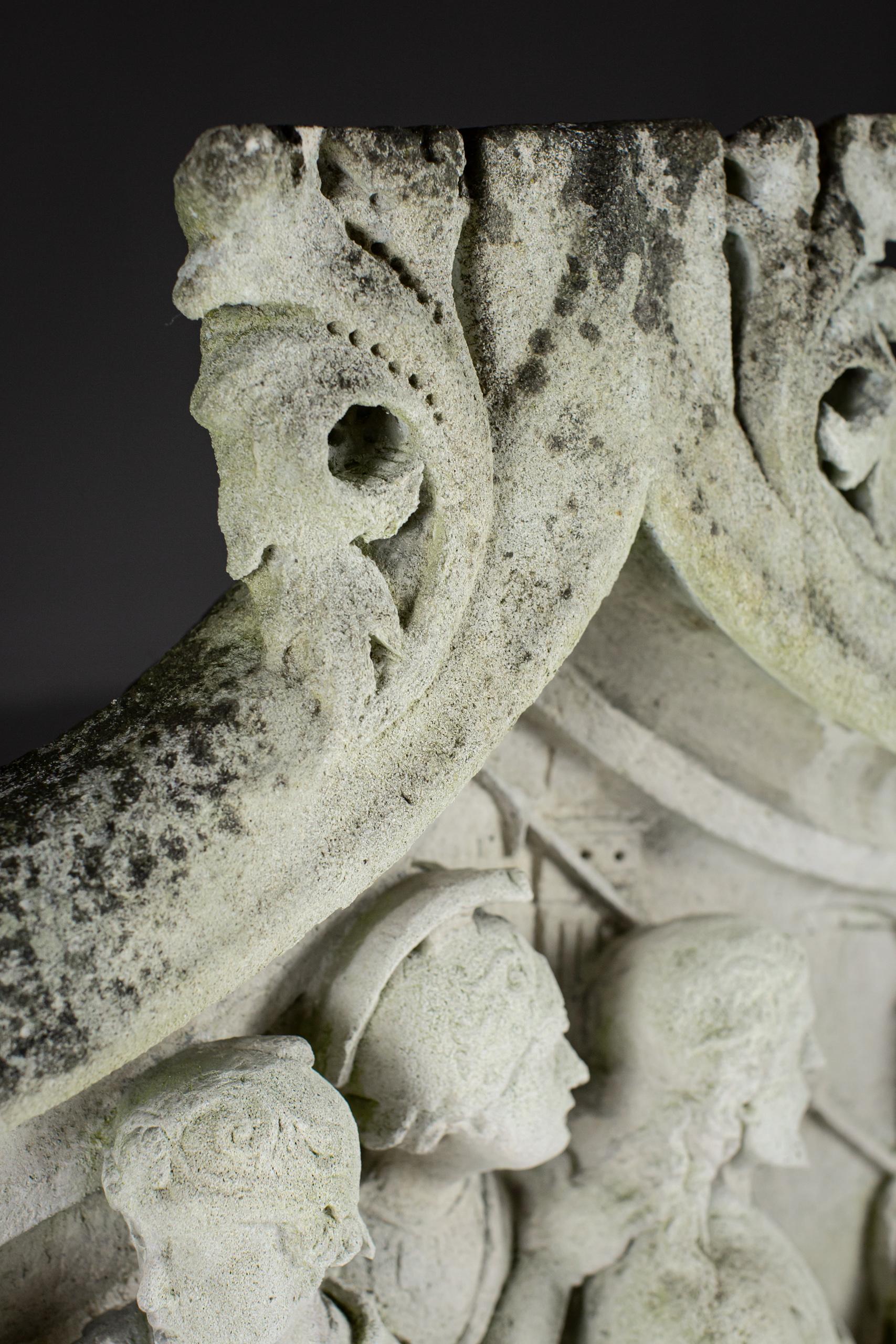 Impressionnant relief en pierre sculptée du 18e siècle ou plus antérieur de la Condemnation en vente 3