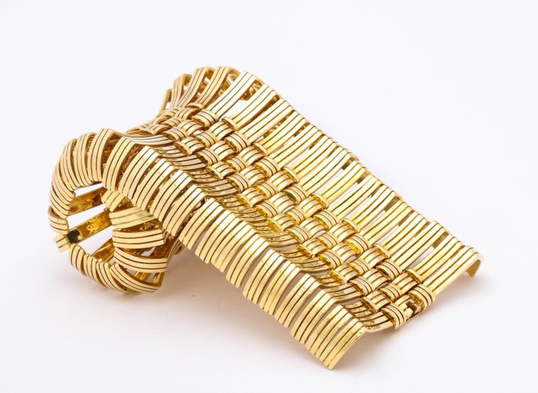 Impressive 1970s Custom Order Cartier Gold Bracelet In Excellent Condition For Sale In New York, NY