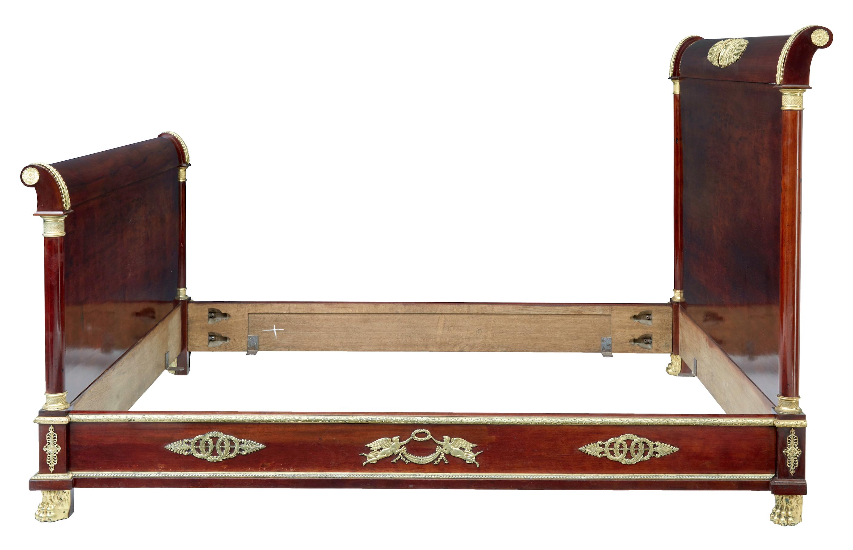 Beeindruckende französische Empire-Revival-Schlafzimmergarnitur aus dem 19. Jahrhundert mit 5 Pieces (Gegossen) im Angebot