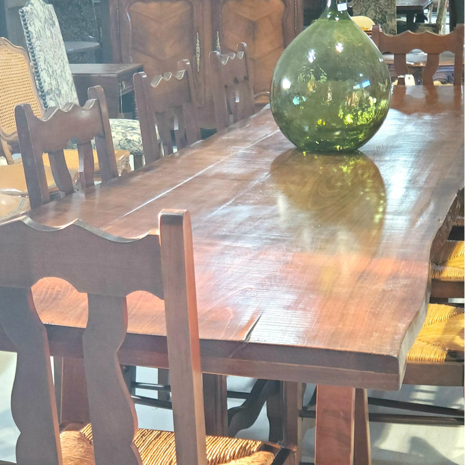 Trestle-Tisch aus aufgearbeitetem französischem Kirschbaumholz mit natürlicher Kante aus dem 19. Jahrhundert  11