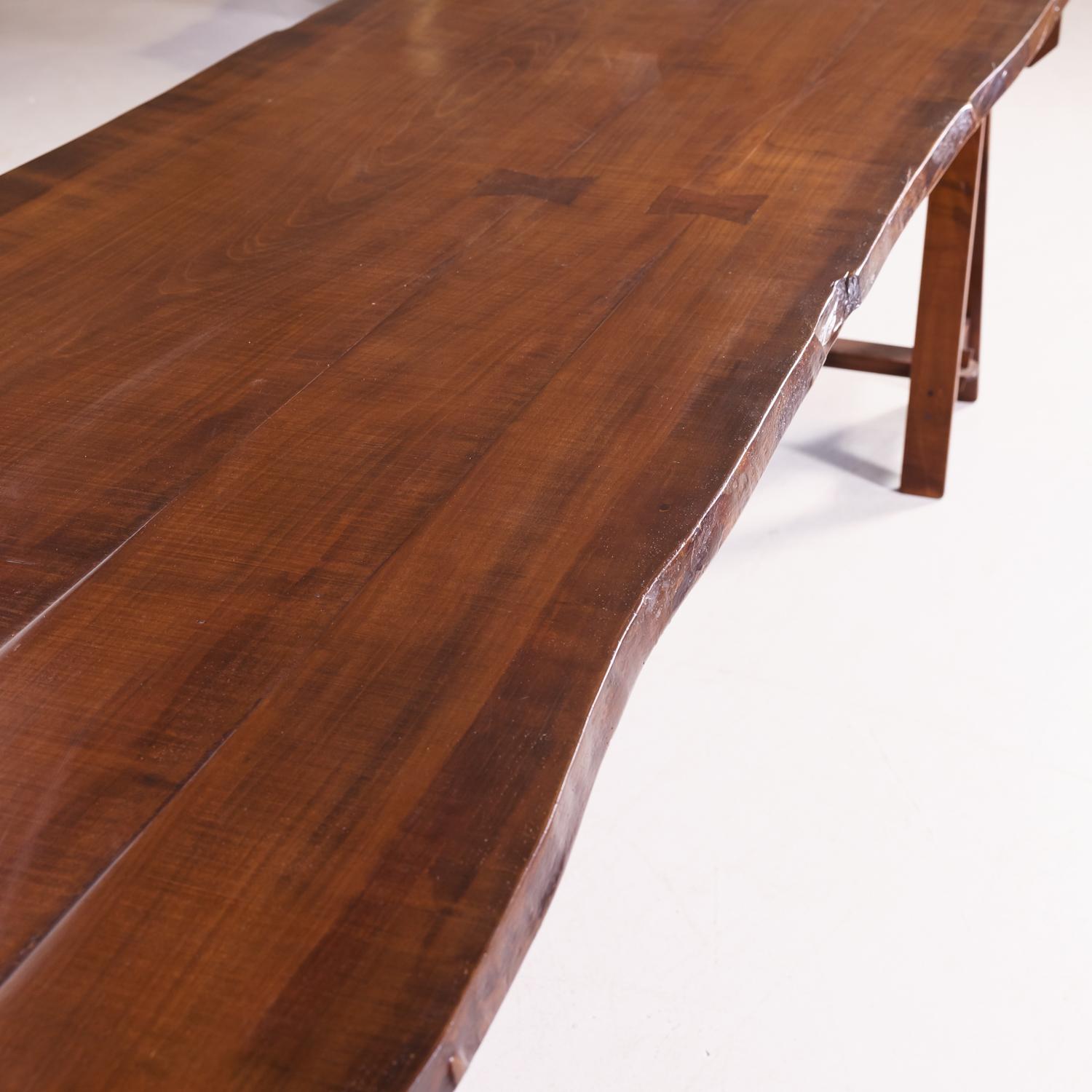 Trestle-Tisch aus aufgearbeitetem französischem Kirschbaumholz mit natürlicher Kante aus dem 19. Jahrhundert  (Kirsche)