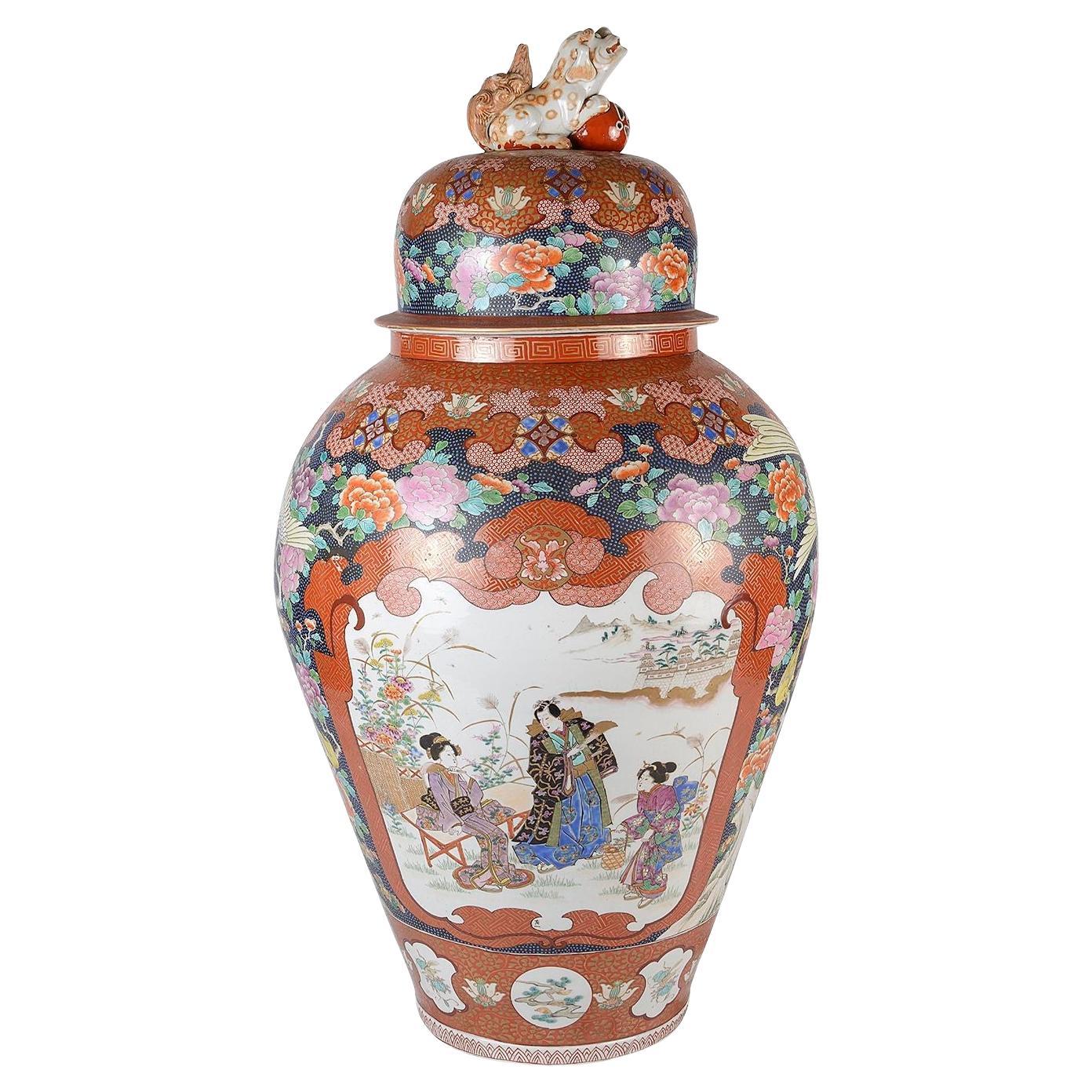 Beeindruckende Imari-Vase mit Deckel aus dem 19. Jahrhundert