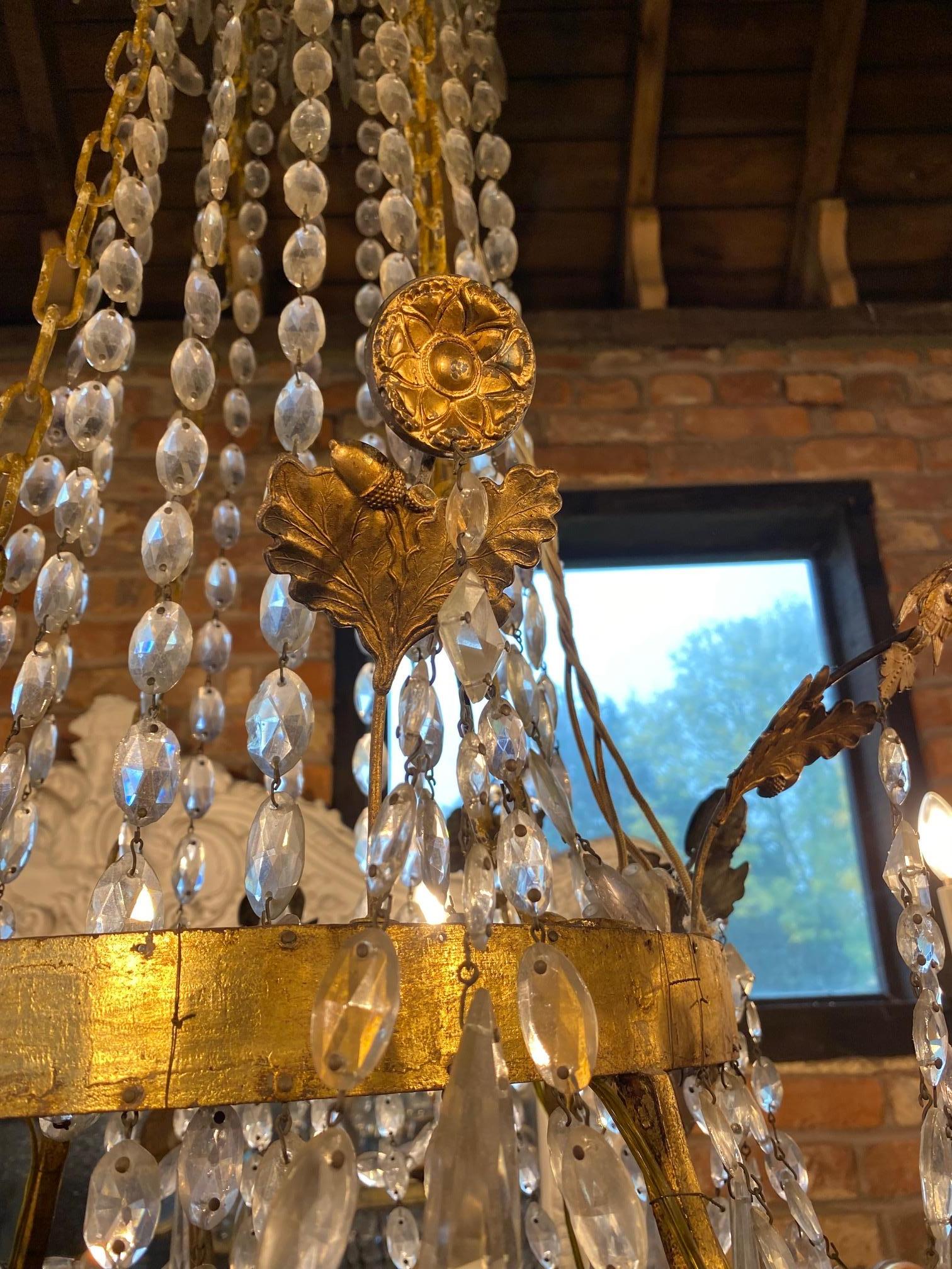 Impressive 19th Century Italian Gilt Carved Wood and Cut Glass Chandelier  For Sale 1