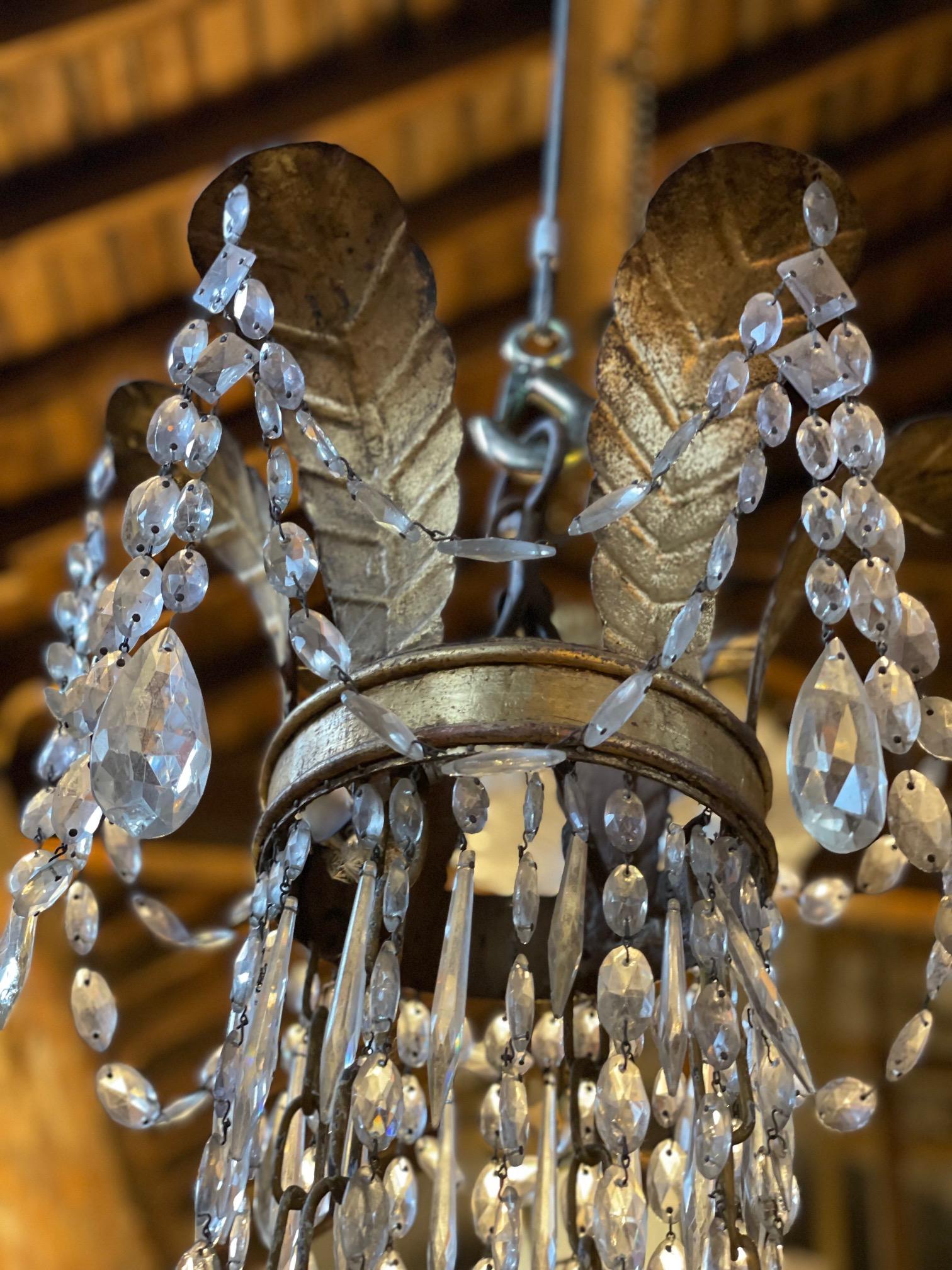 Impressive 19th Century Italian Gilt Carved Wood and Cut Glass Chandelier  For Sale 5
