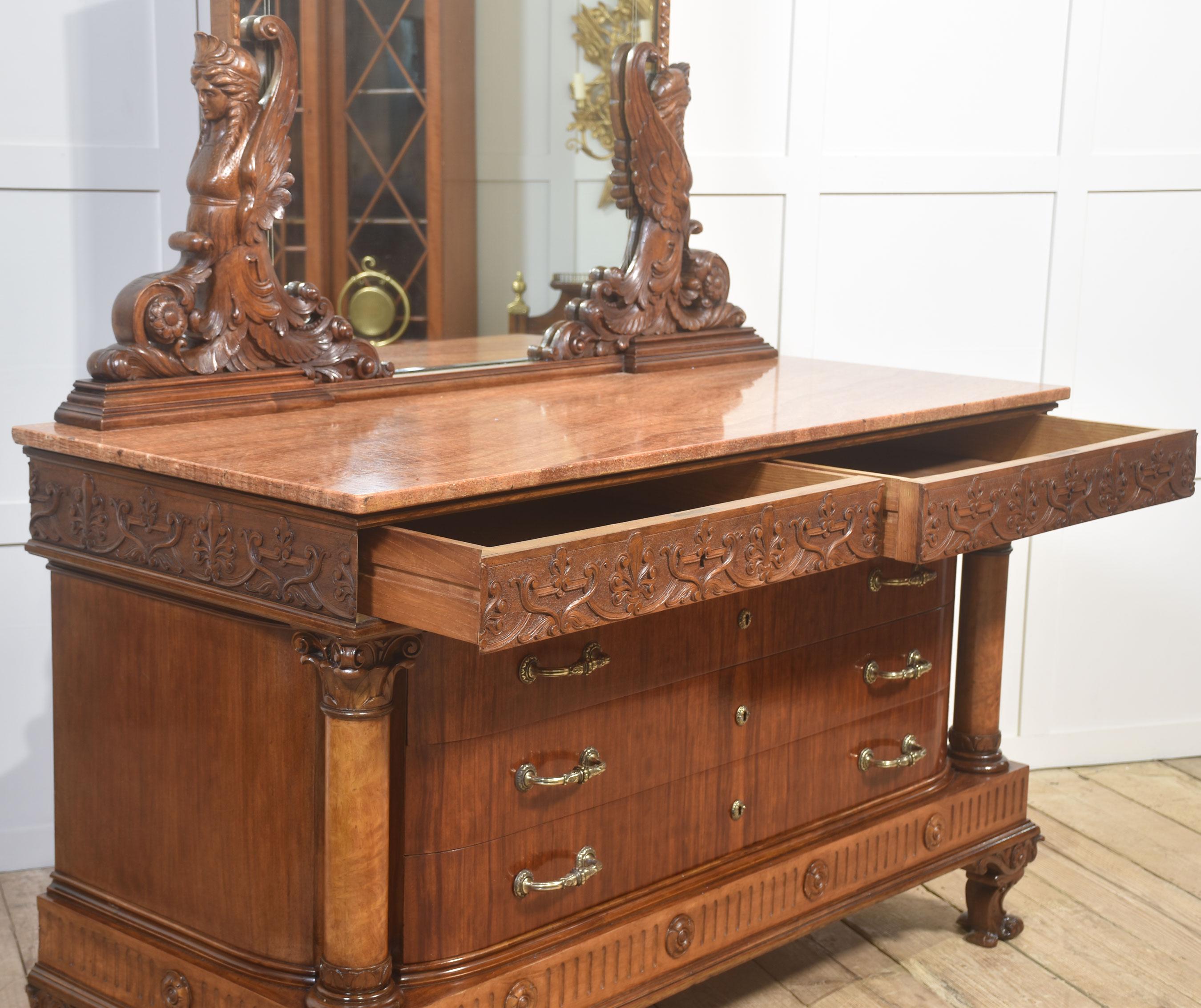 Impressive 19th-Century Mahogany Dressing Chest For Sale 10