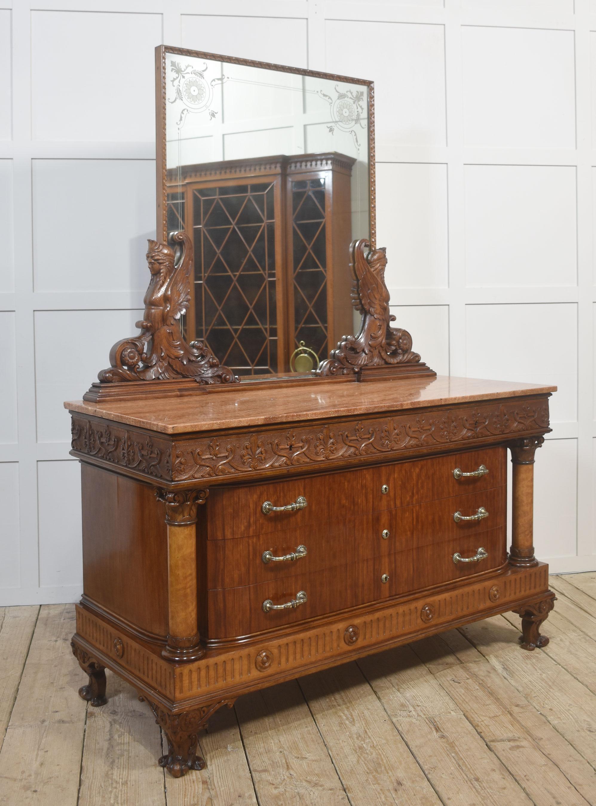Impressive 19th-Century Mahogany Dressing Chest For Sale 2