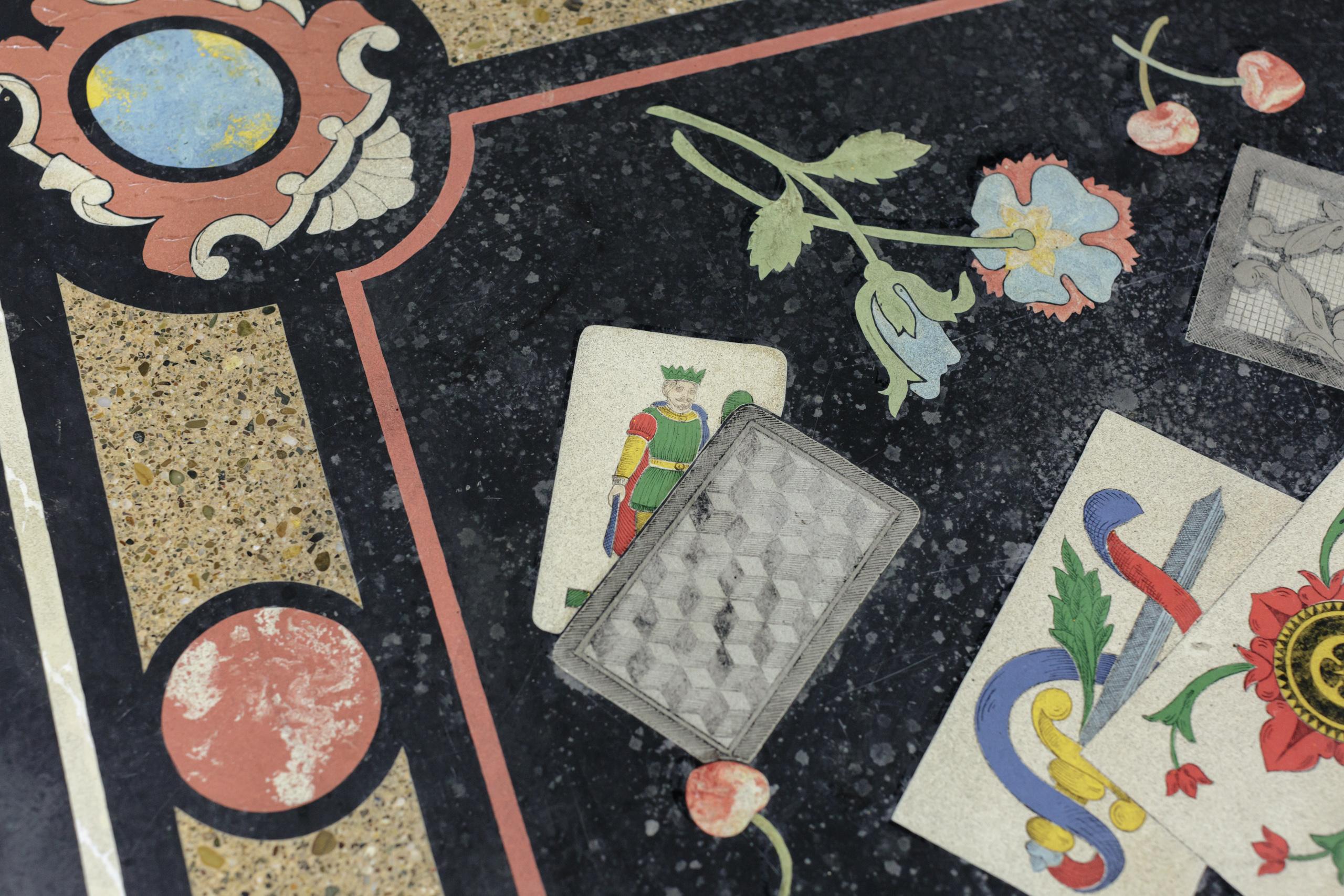 Impressionnante table en trompe l'oeil de Scagliola du 19e siècle en vente 10