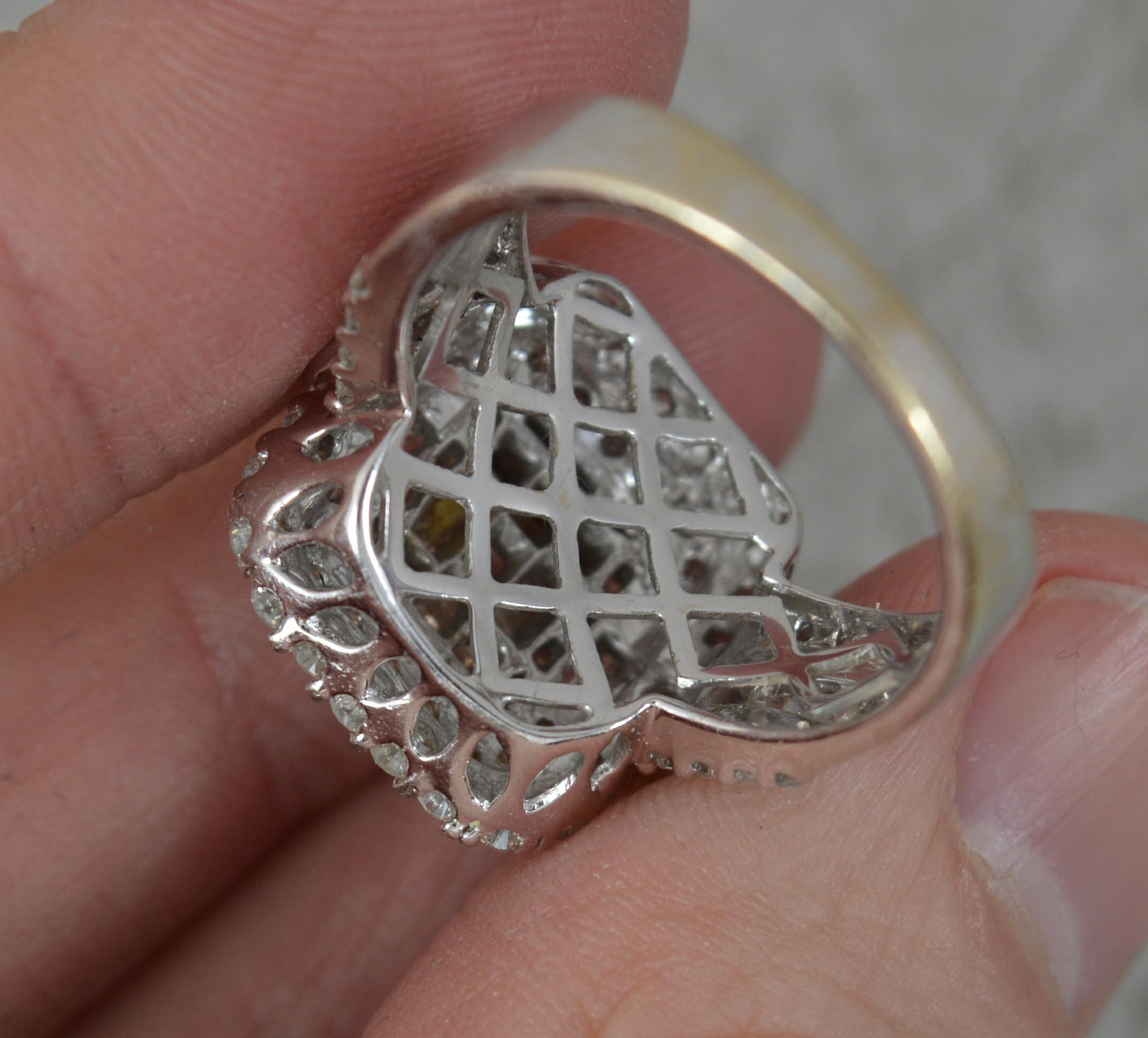 Beeindruckender Verlobungsring mit 2,00 Karat Diamant 18 Karat Weißgold Cluster im Zustand „Gut“ in St Helens, GB