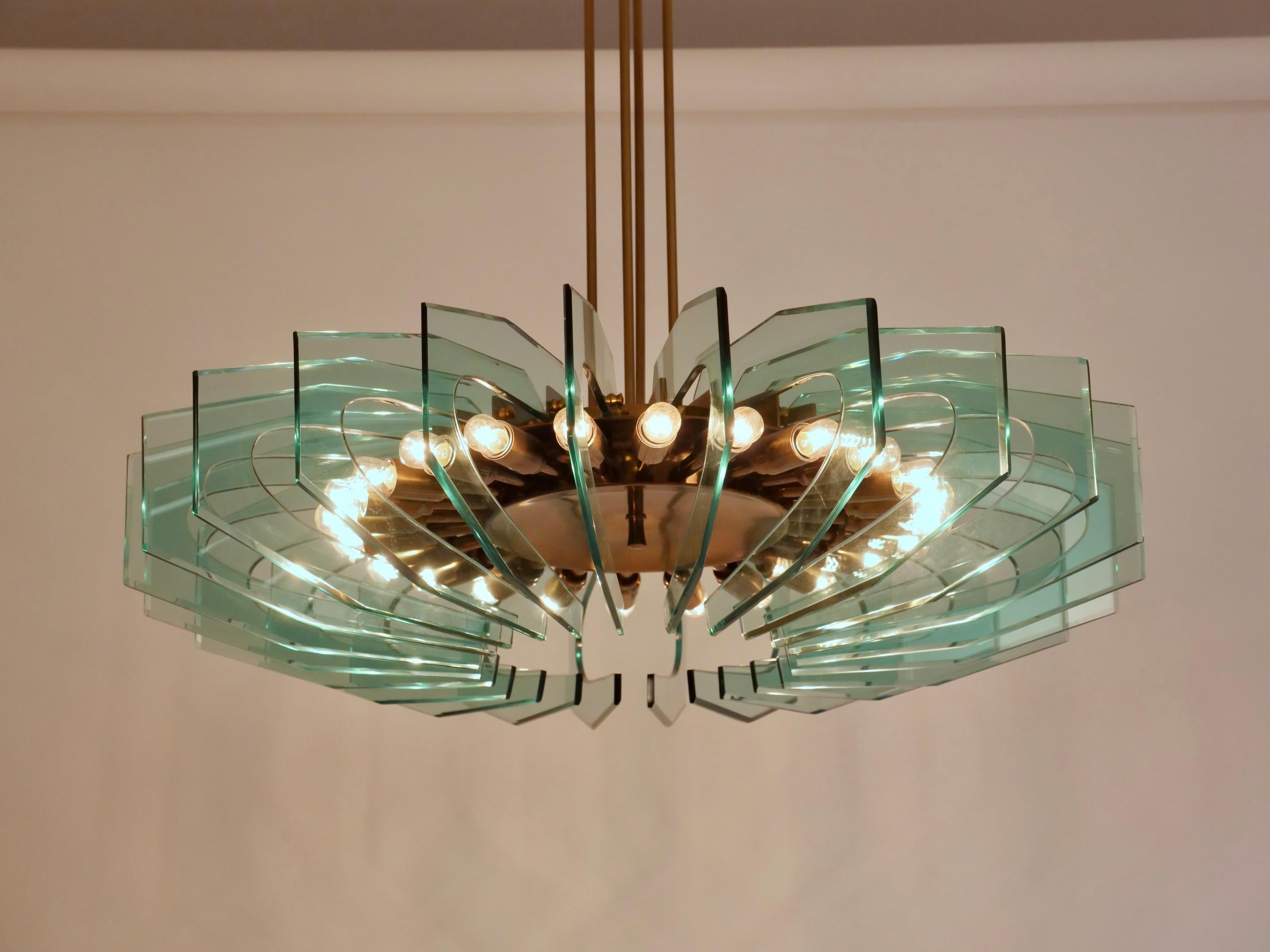 Impresionante araña de 24 luces Italia c1960 Italiano en venta