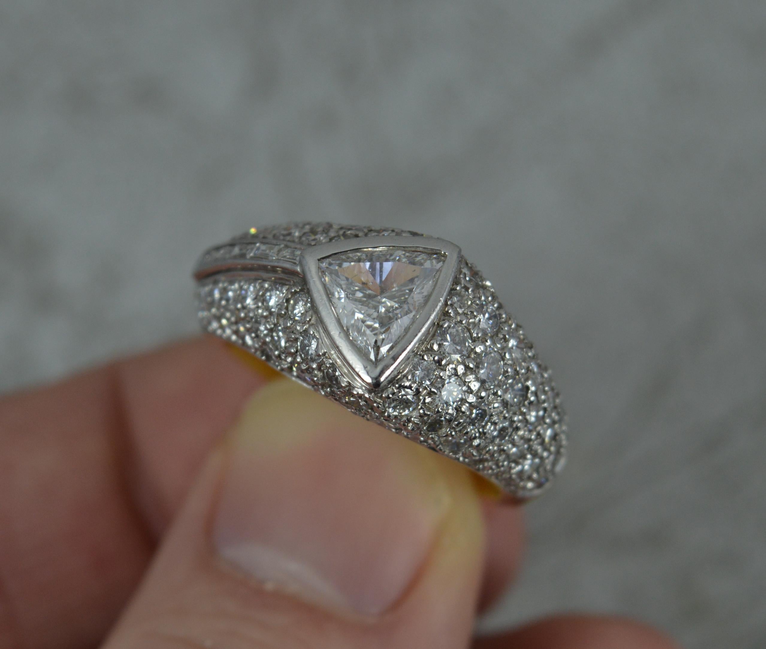 Women's or Men's Impressive 2.5 Carat Trillion Cut Diamond 18 Carat Gold Cluster Ring