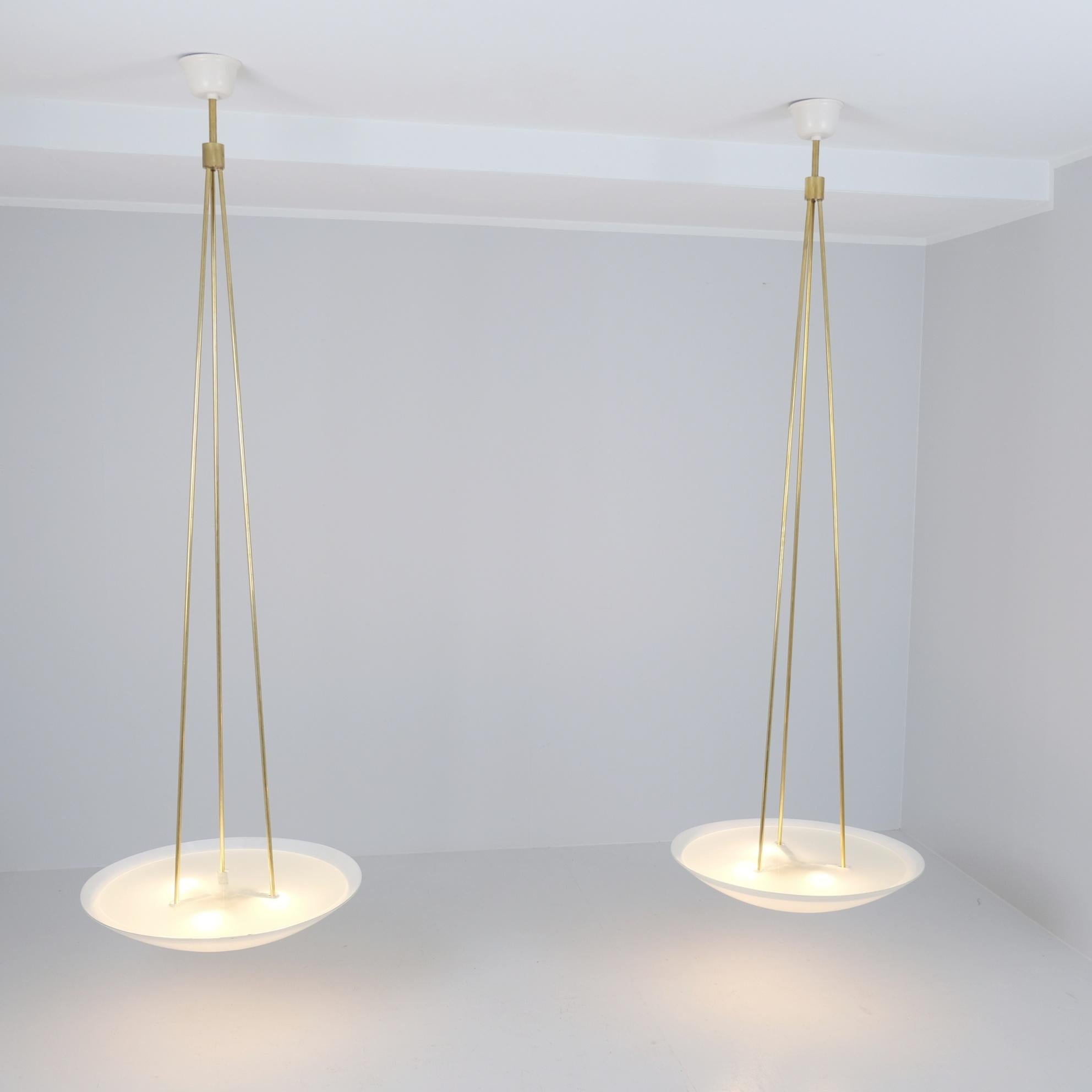 Beeindruckende 2 m hohe Paavo Tynell-Deckenleuchten aus Arabia Finnland, Taito 1940er Jahre. im Zustand „Gut“ im Angebot in Helsinki, FI