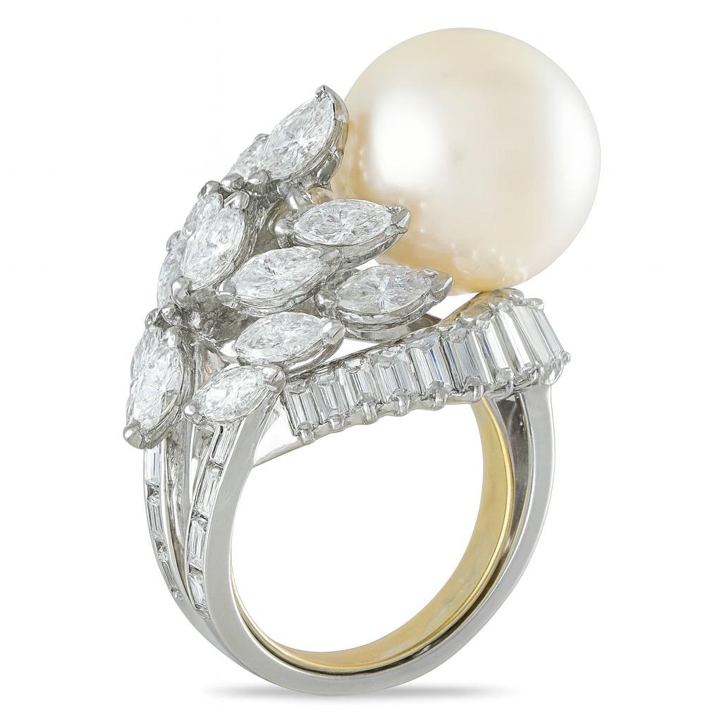 Impressive 5 Carat Diamond and Pearl Platinum Ring In New Condition For Sale In Chicago, IL