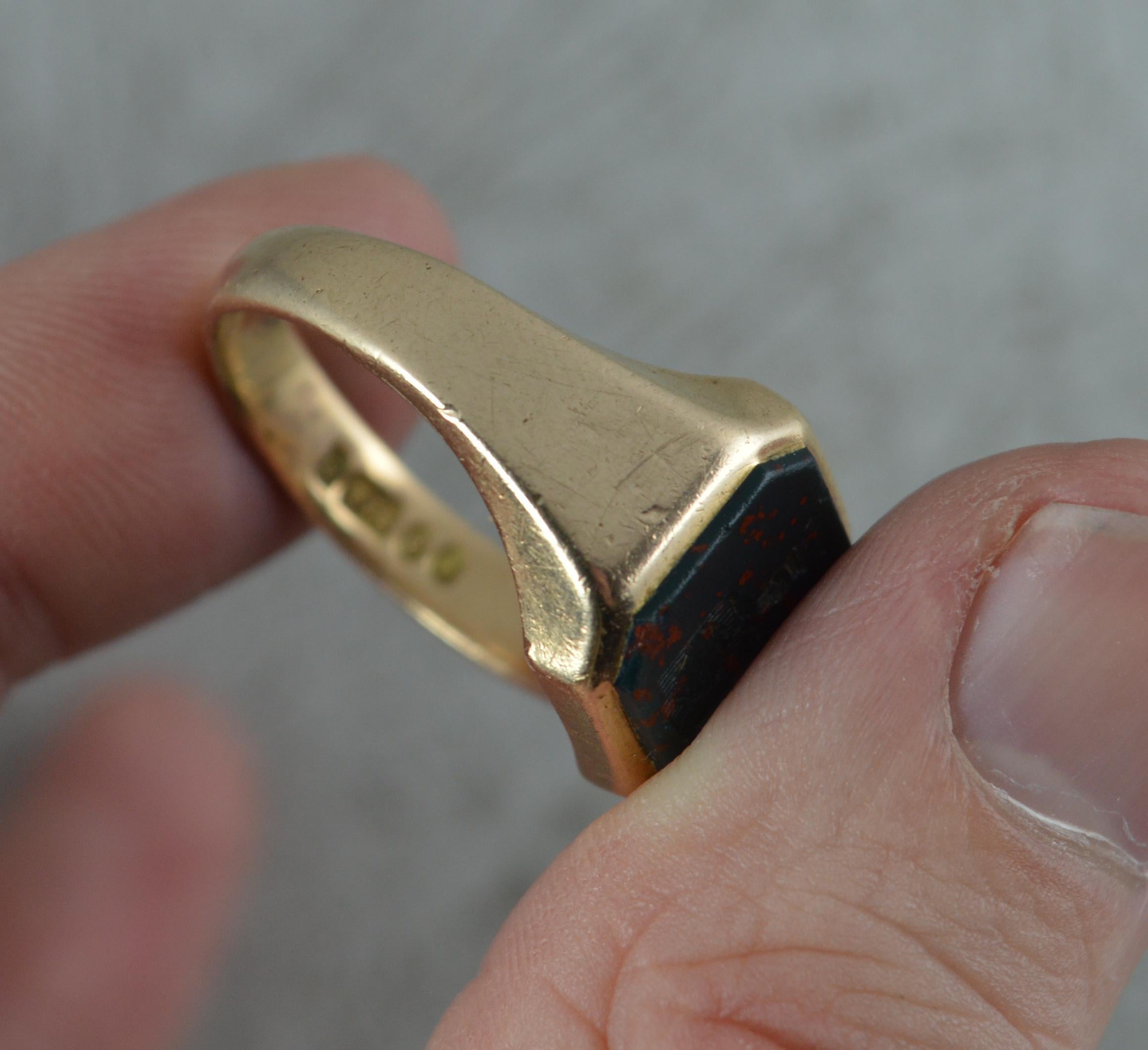 Impressive 9 Carat Gold and Bloodstone Intaglio Seal Signet Ring 1