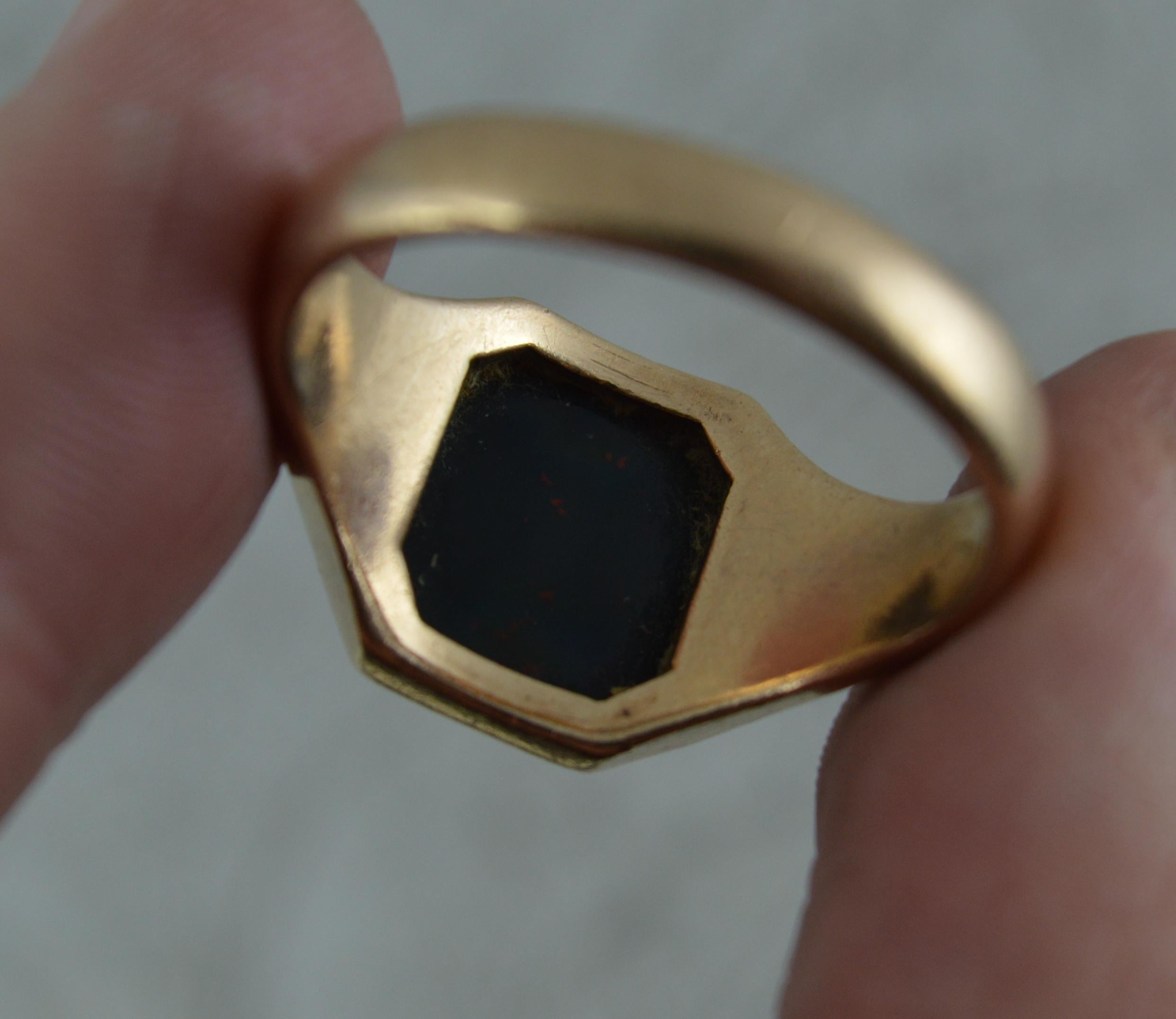 Impressive 9 Carat Gold and Bloodstone Intaglio Seal Signet Ring 3