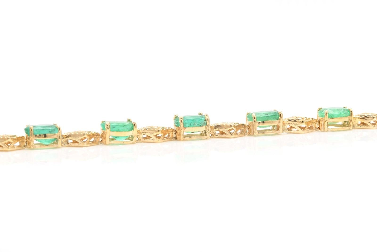 Mixed Cut Impressive 9.15 Carats Natural Emerald & Diamond 14K Solid Yellow Gold Bracelet For Sale