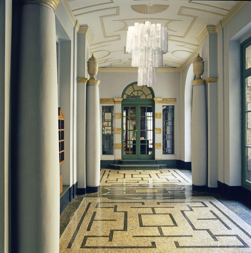 Vetro soffiato Impressionante lampadario Tronchi in vetro di Murano effetto alabastro in vendita