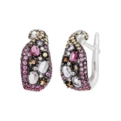 Impressionnantes boucles d'oreilles en or blanc avec améthyste, saphir rose, grenat, quartz et diamant