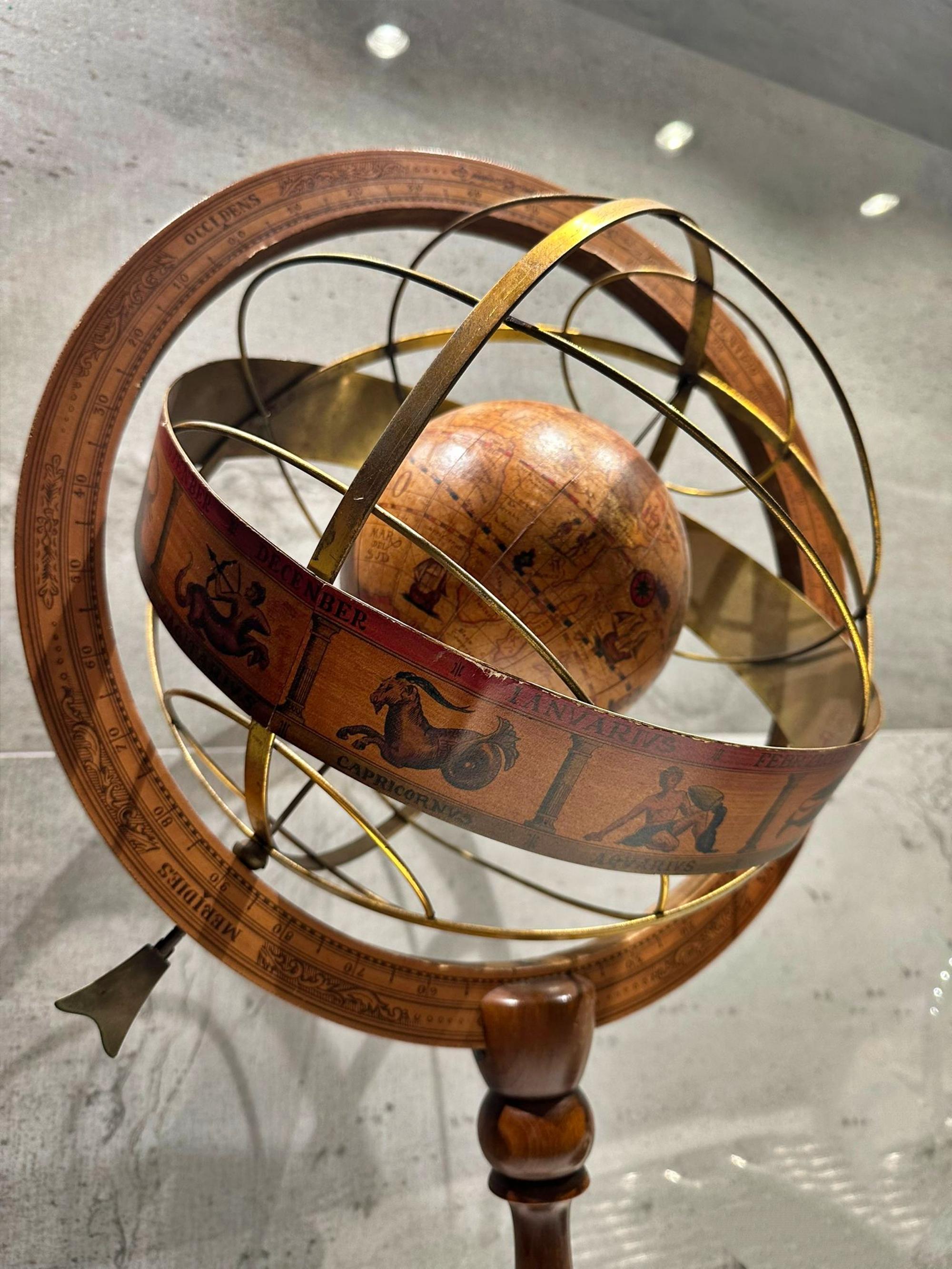 Fait main Impressionnante sphère armillaire italienne du début du 20e siècle en vente