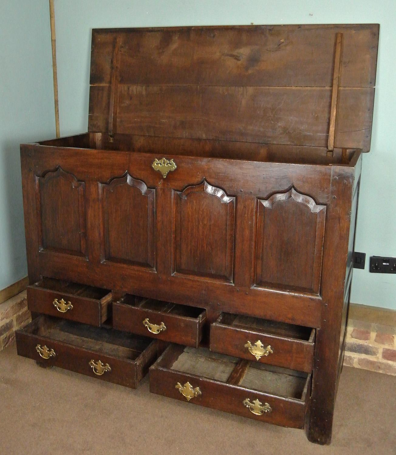Impressive and Beautiful George II Welsh Oak Mule Chest with Original Brasses 4