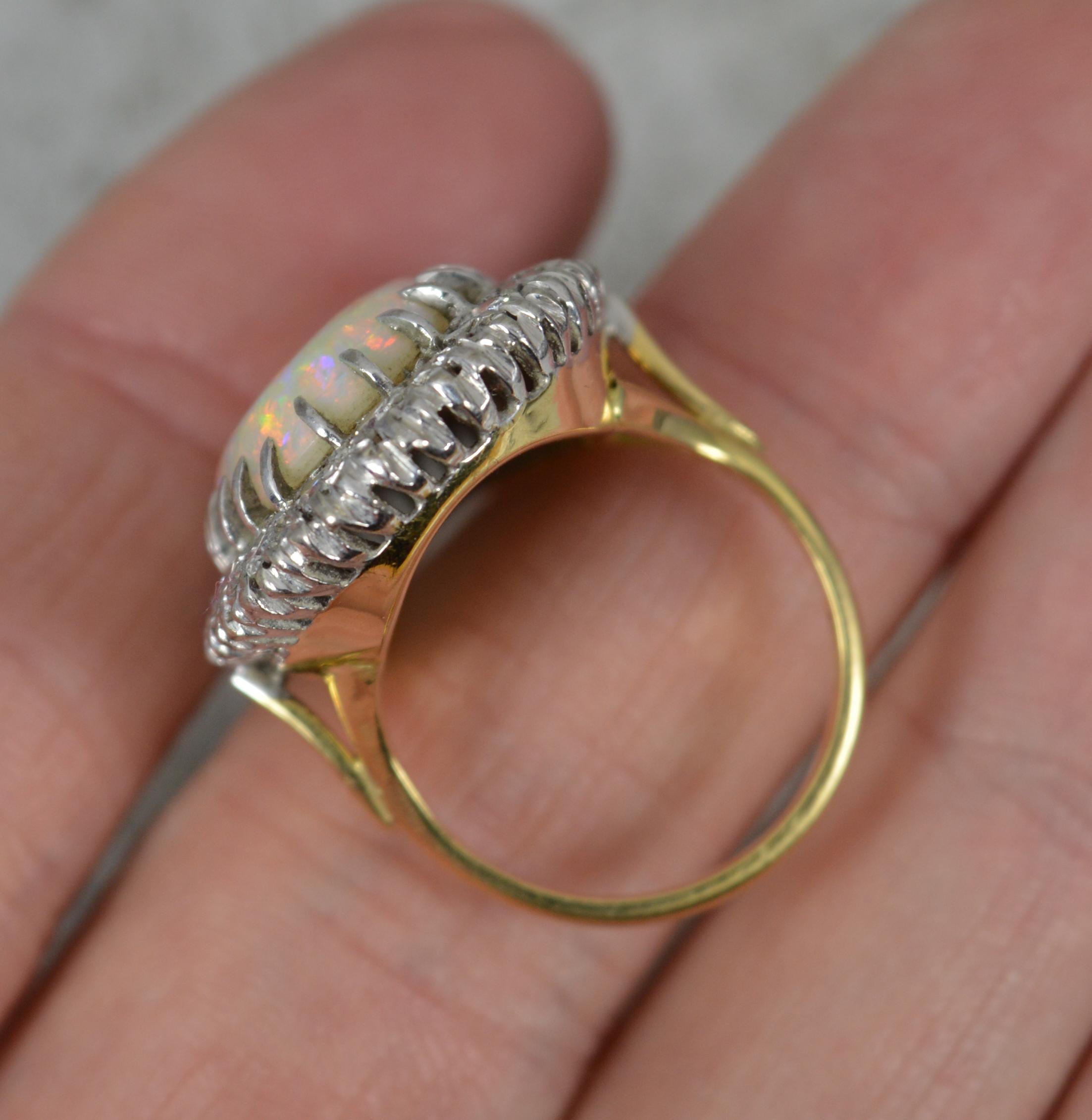 Beeindruckender und riesiger natürlicher Opal und Diamant 18ct Gold Cluster Cocktail-Ring im Angebot 2
