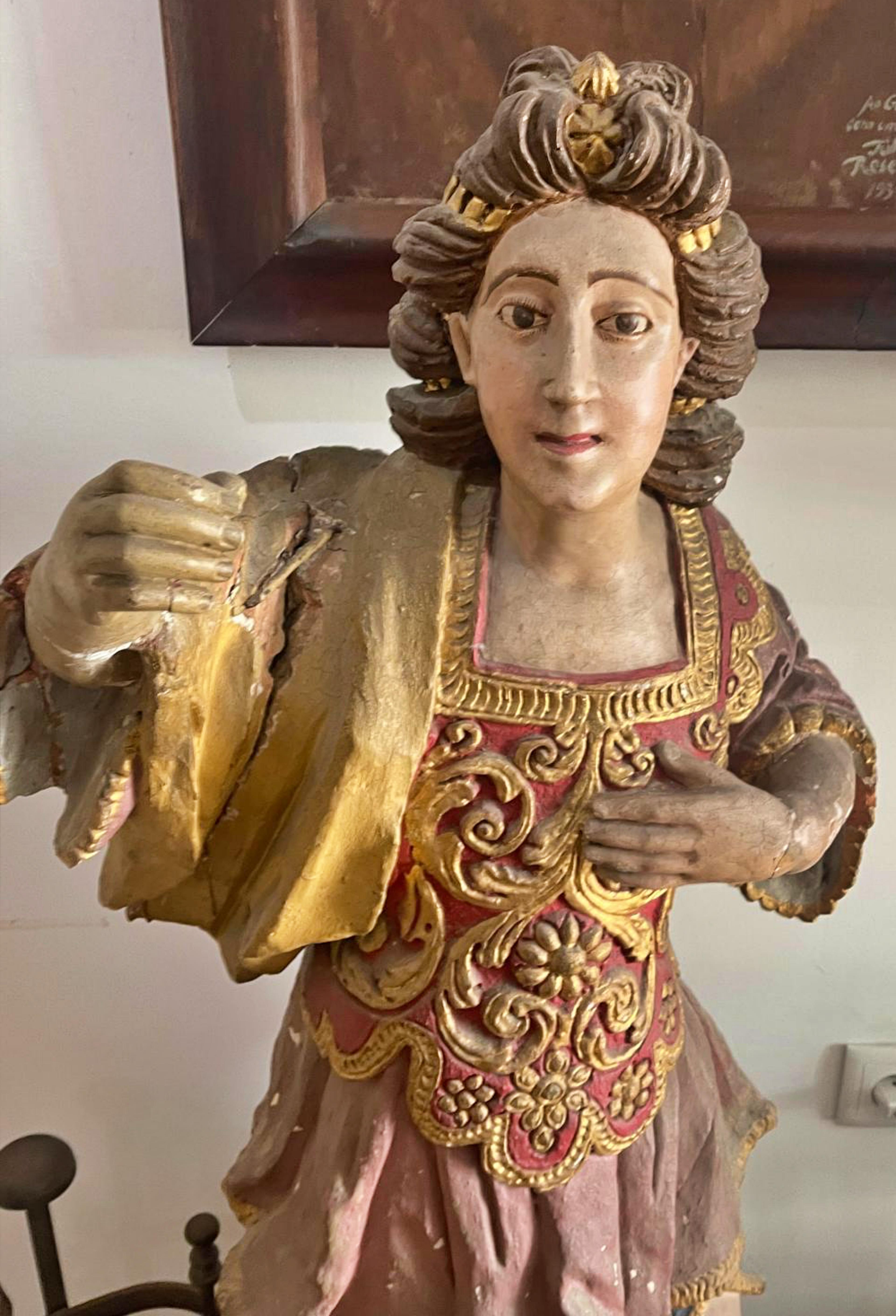 Legno Impressionante coppia di Serafini portoghesi della fine del XVII secolo in vendita