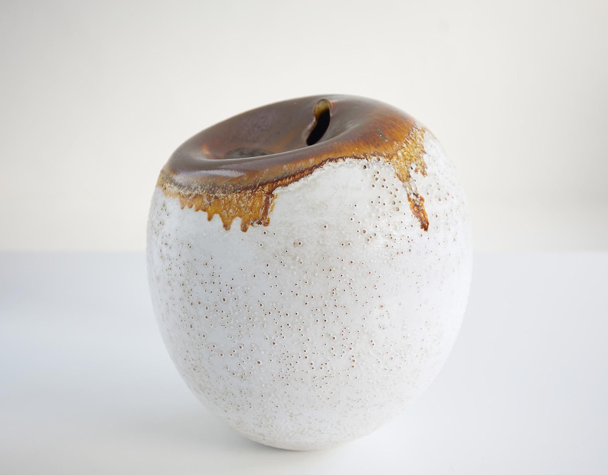 Mid-Century Modern Impressive and large ceramic sphere by Pino Castagna, Italy 1960's For Sale