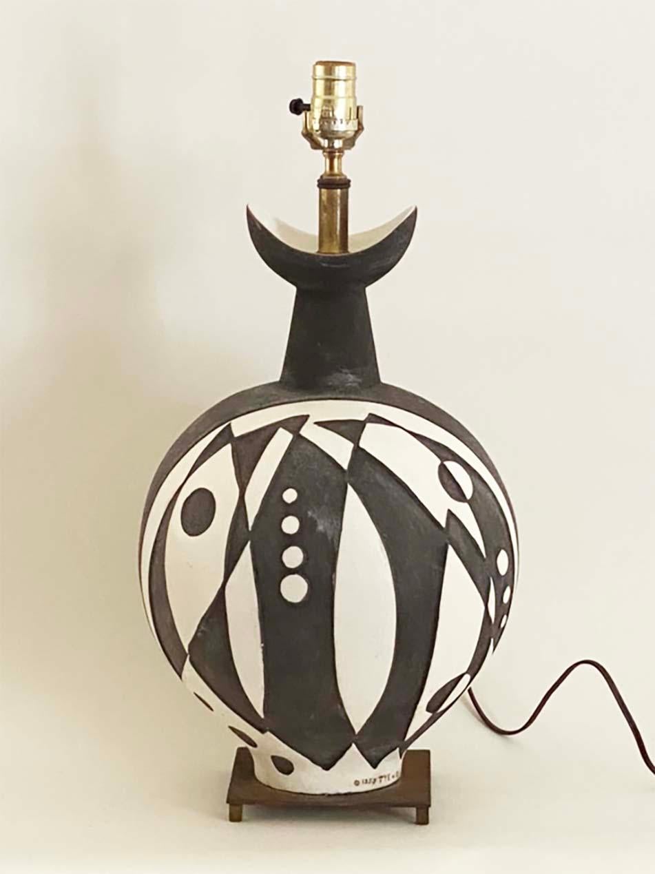 Impressionante e grande lampada da tavolo in ceramica Thomas Toft per Tye of California in vendita 2