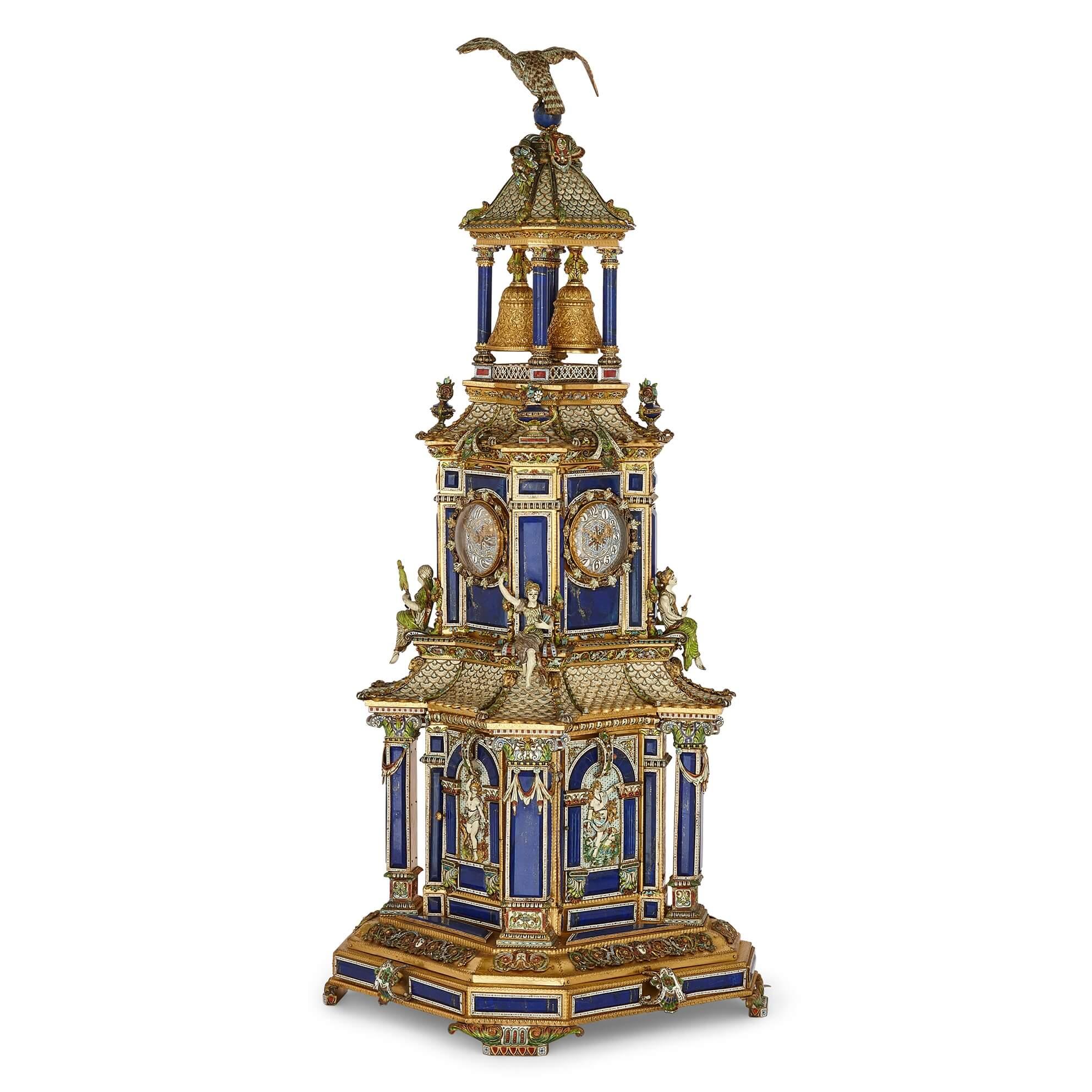Beeindruckende antike österreichische Uhr mit Champlevé-Email, Silbervergoldung und Lapislazuli (Handgeschnitzt) im Angebot