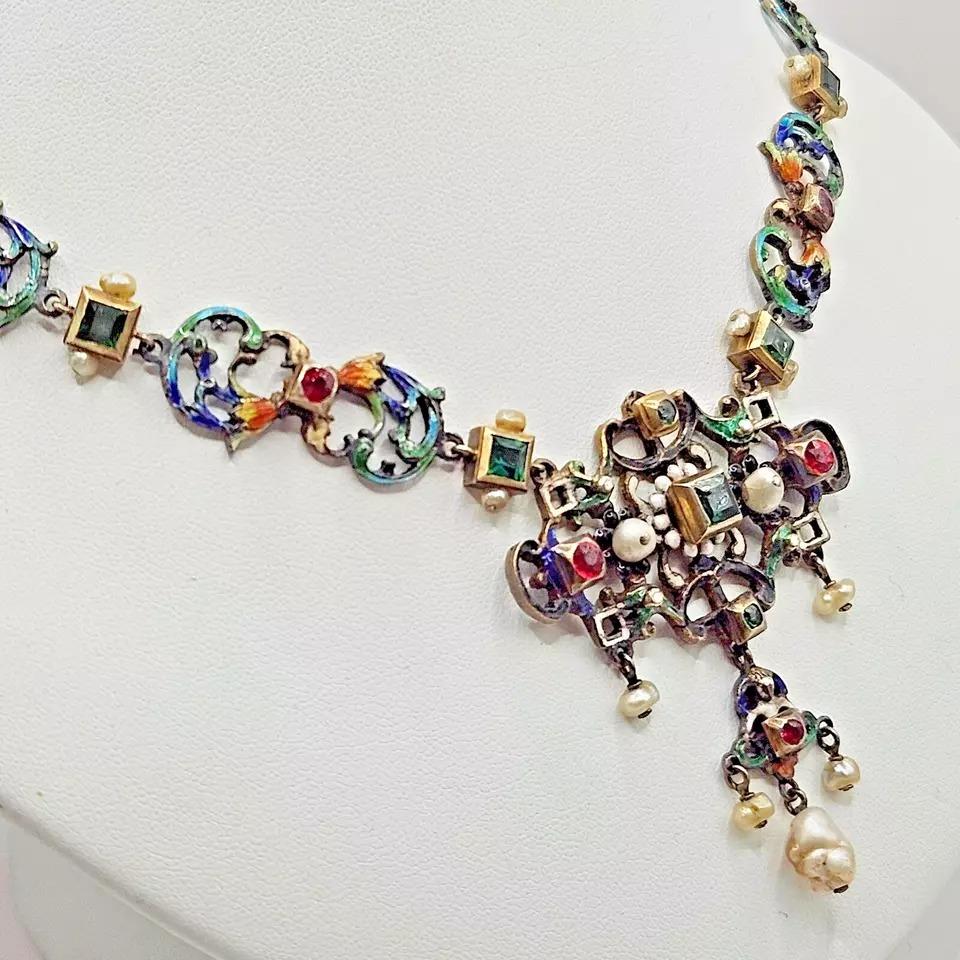 Impressionante collana antica austro-ungarica di perle smaltate con più gemme in vendita 10
