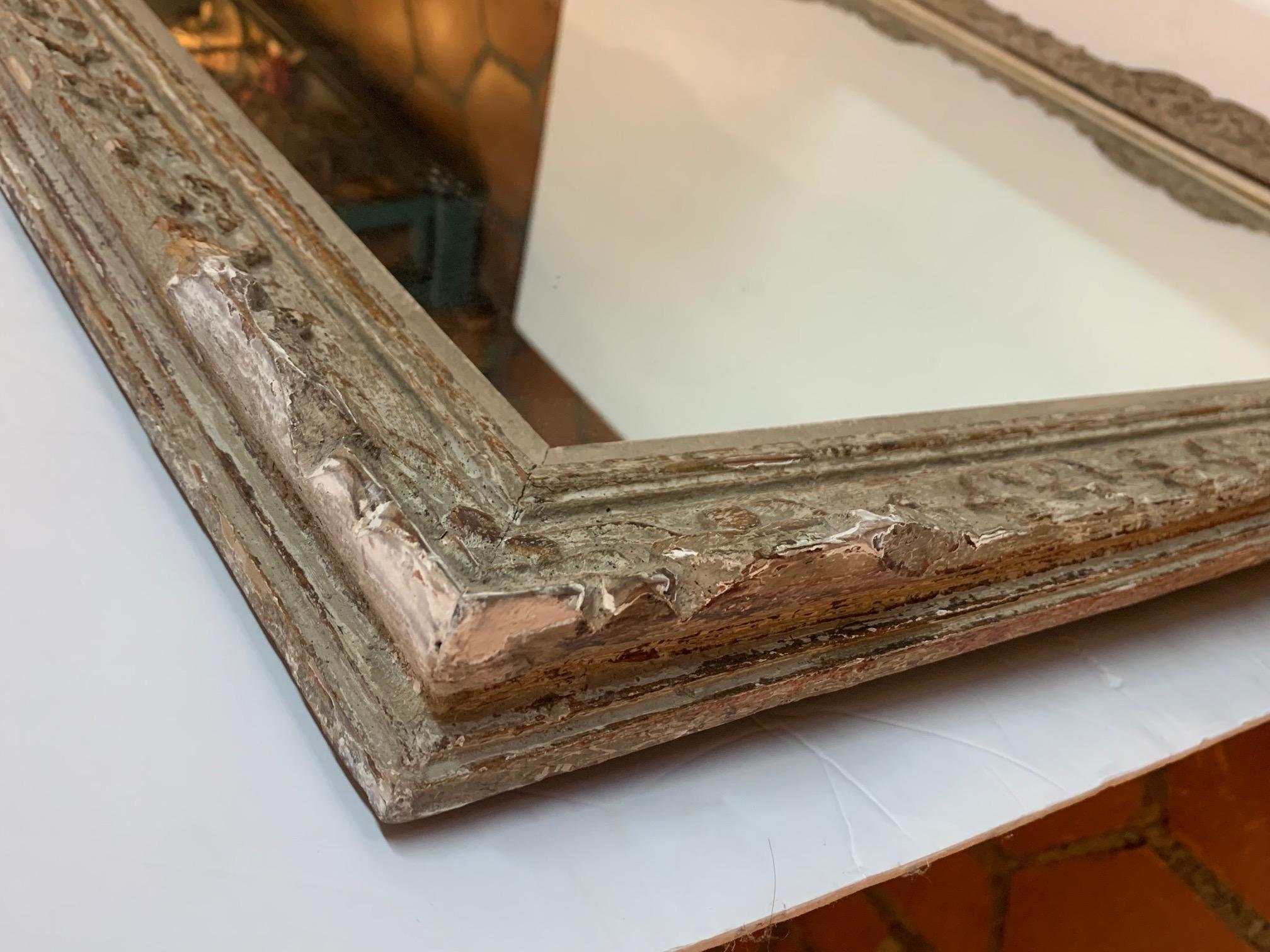 Beeindruckender antiker französischer Spiegel aus geschnitztem Holz mit Originalfarbe (Gemalt)