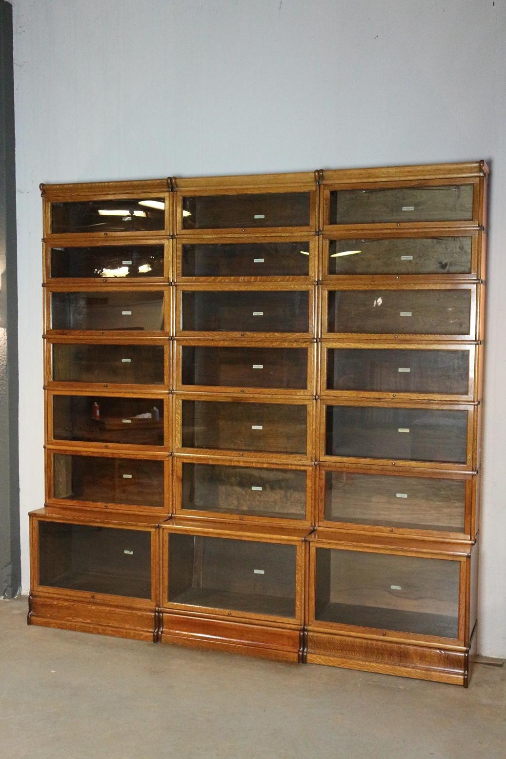 Impressive Antique Oak Globe Wernicke Bookcase In Good Condition In Eindhoven, NL