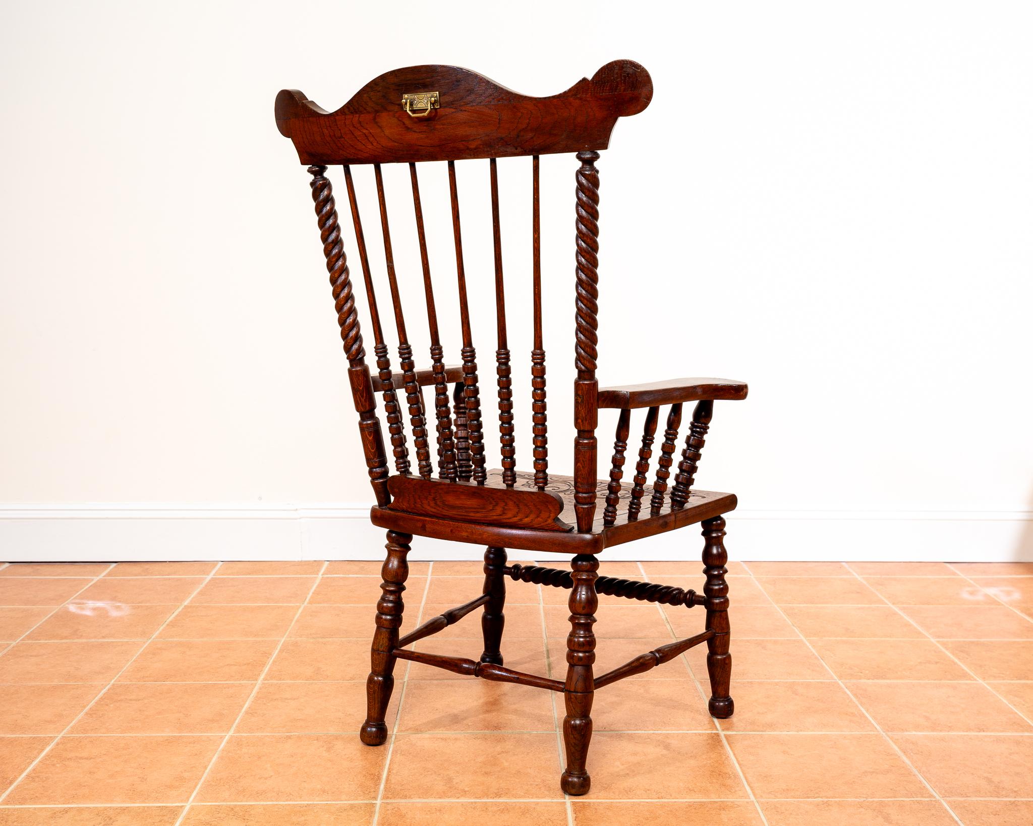 Britannico Impressionante Sedia Windsor antica in Oak Country Poltrona Fanback antica da caminetto in vendita