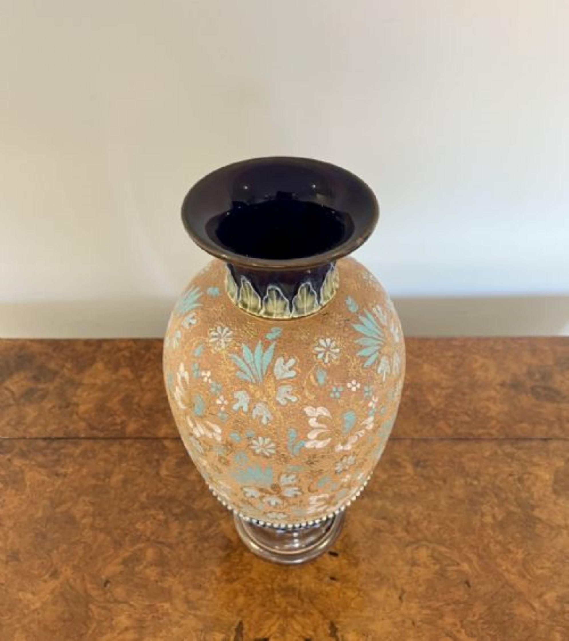 Impressive antique Victorian Doulton vase  In Good Condition For Sale In Ipswich, GB