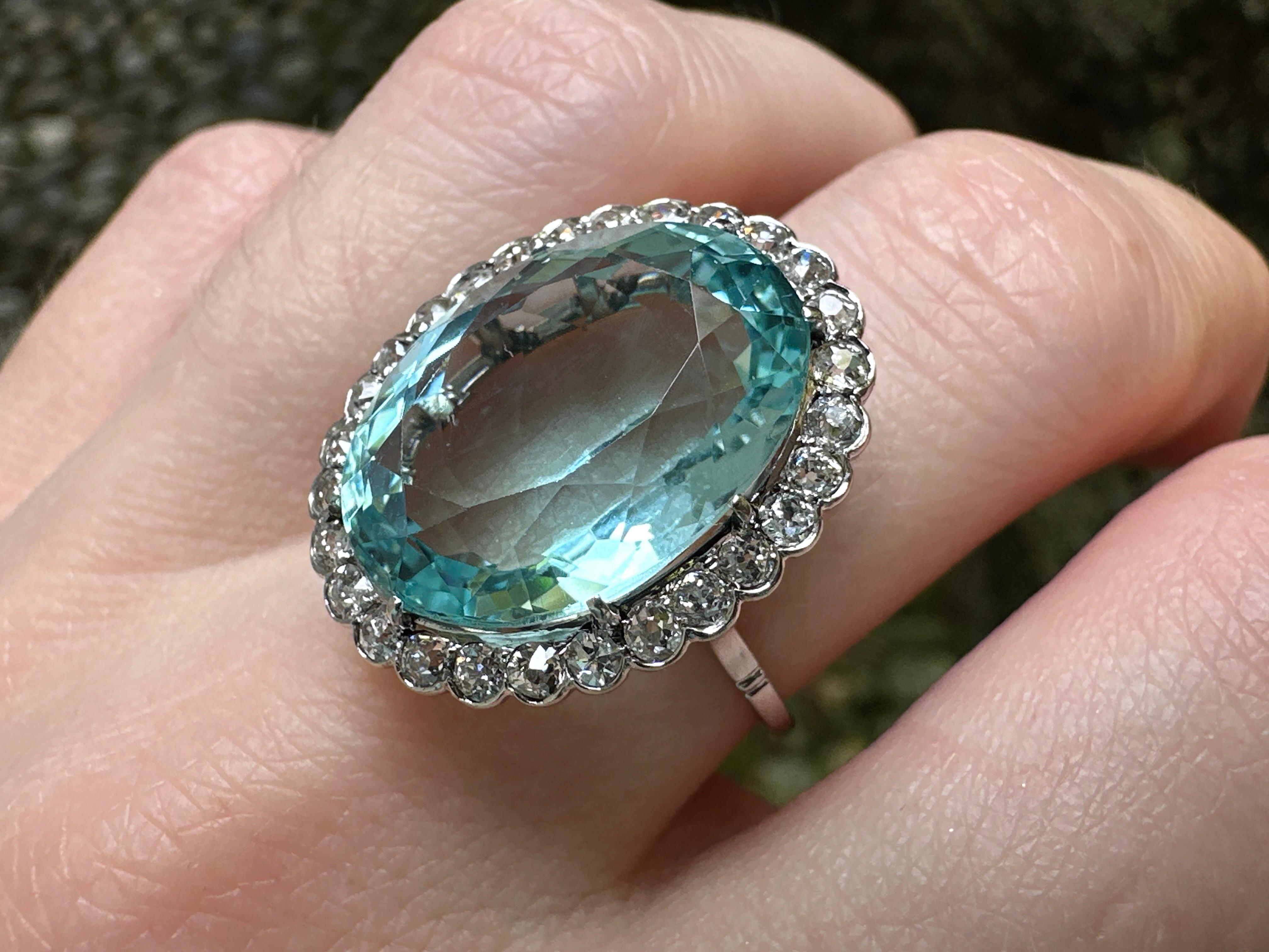da uomo o donna Impressionante anello con acquamarina e diamanti in oro bianco 18 carati in vendita