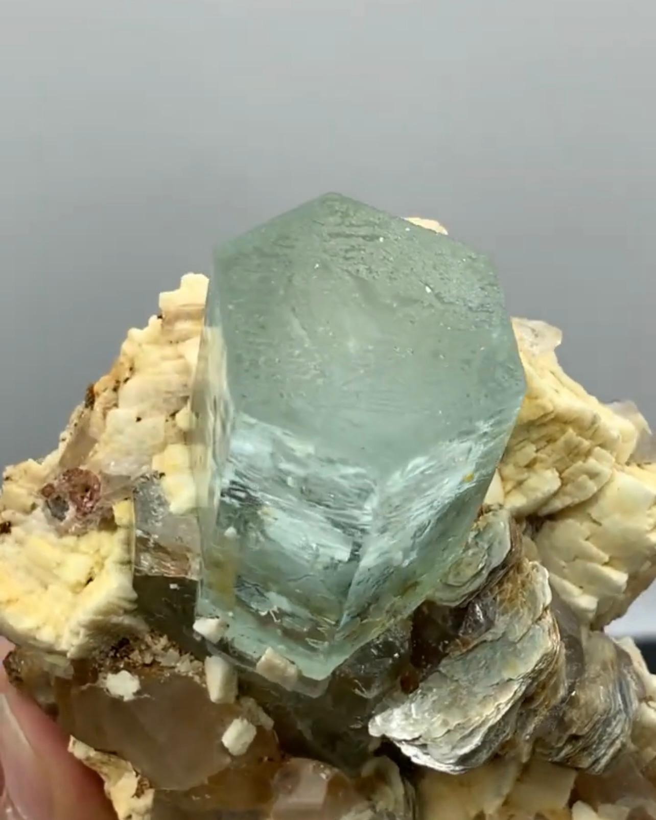 Modern Impressive Aquamarine Crystal Positioned On Albite Matrix From Pakistan For Sale