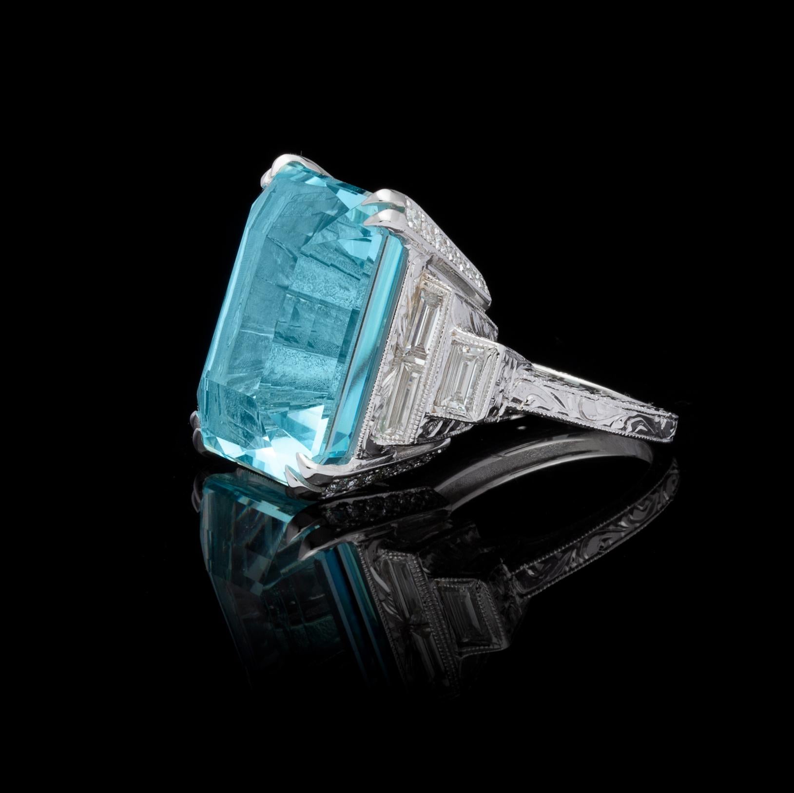 Impressive Aquamarine and Diamond Ring In Excellent Condition In San Francisco, CA