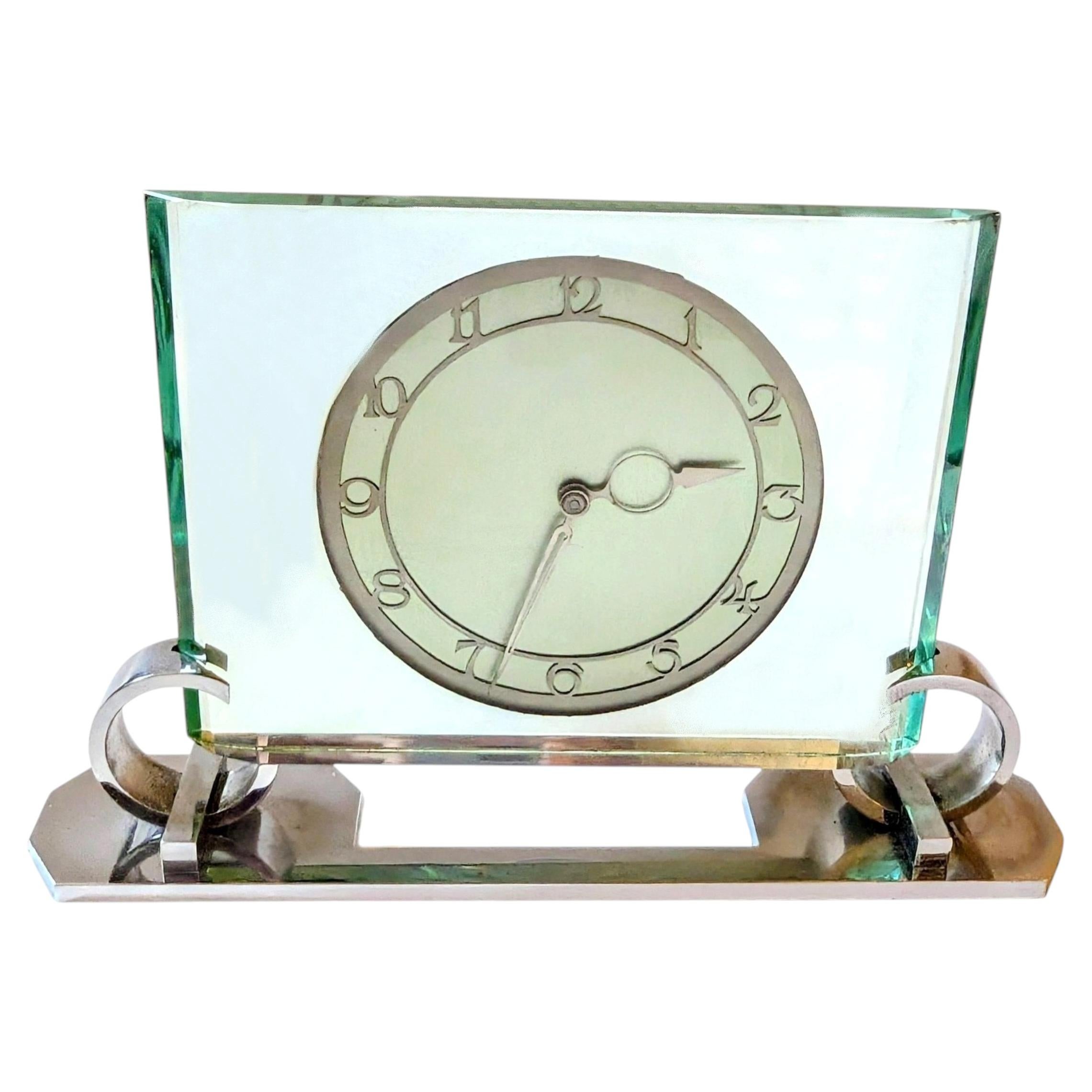 Impressive Art Deco Modernist Wind Up Mantle Clock By Smiths Clockmakers, c1930 For Sale
