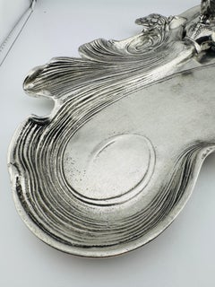 Impresionante bandeja para joyas de peltre Art Nouveau de Achille Gamba. Siglo XX
