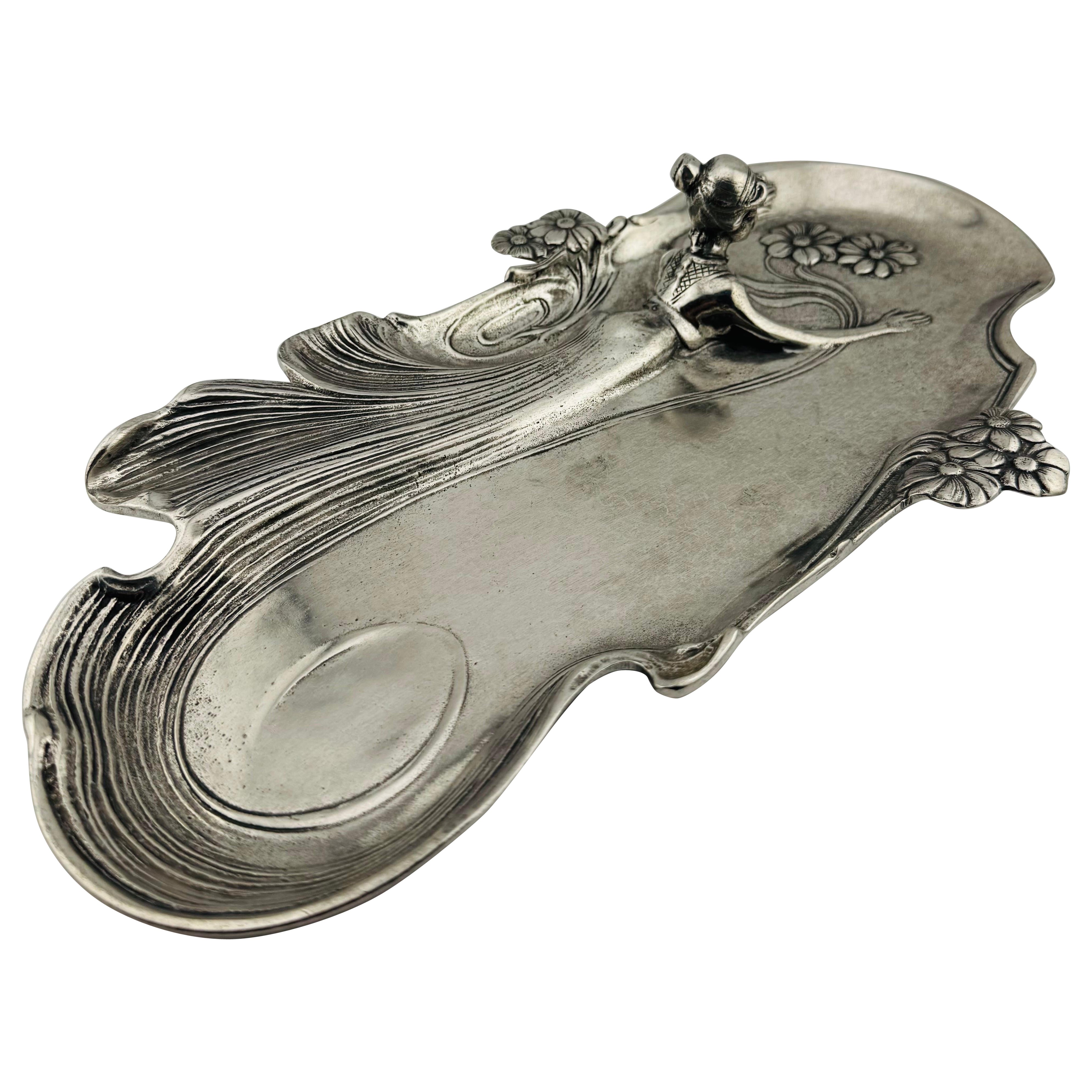 Impressive Art Nouveau pewter jewelry tray by Achille Gamba. 20th Century