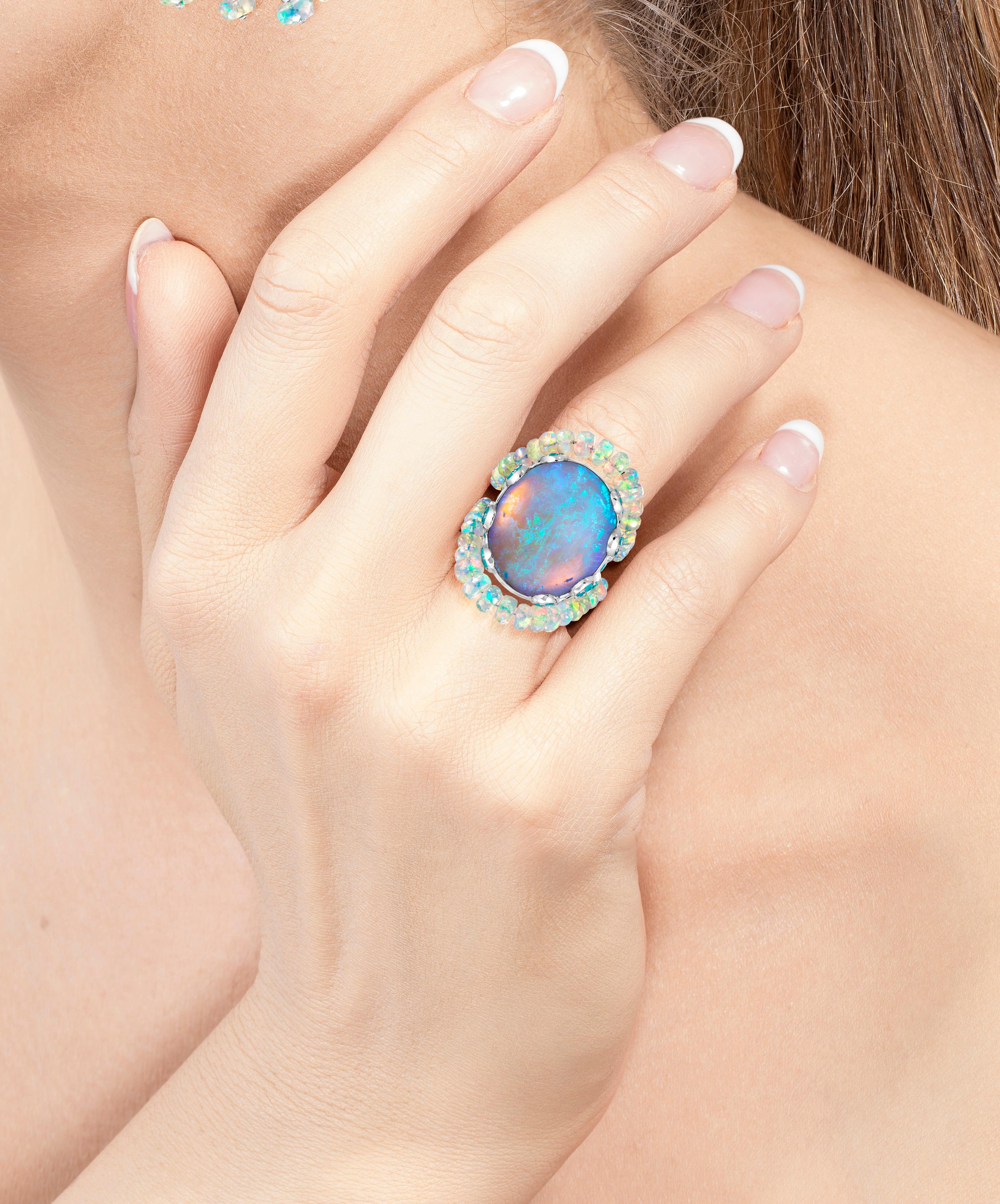 Impressive Australian Black Crystal Opal Cocktail Ring In New Condition For Sale In Paris, Ile-de-France