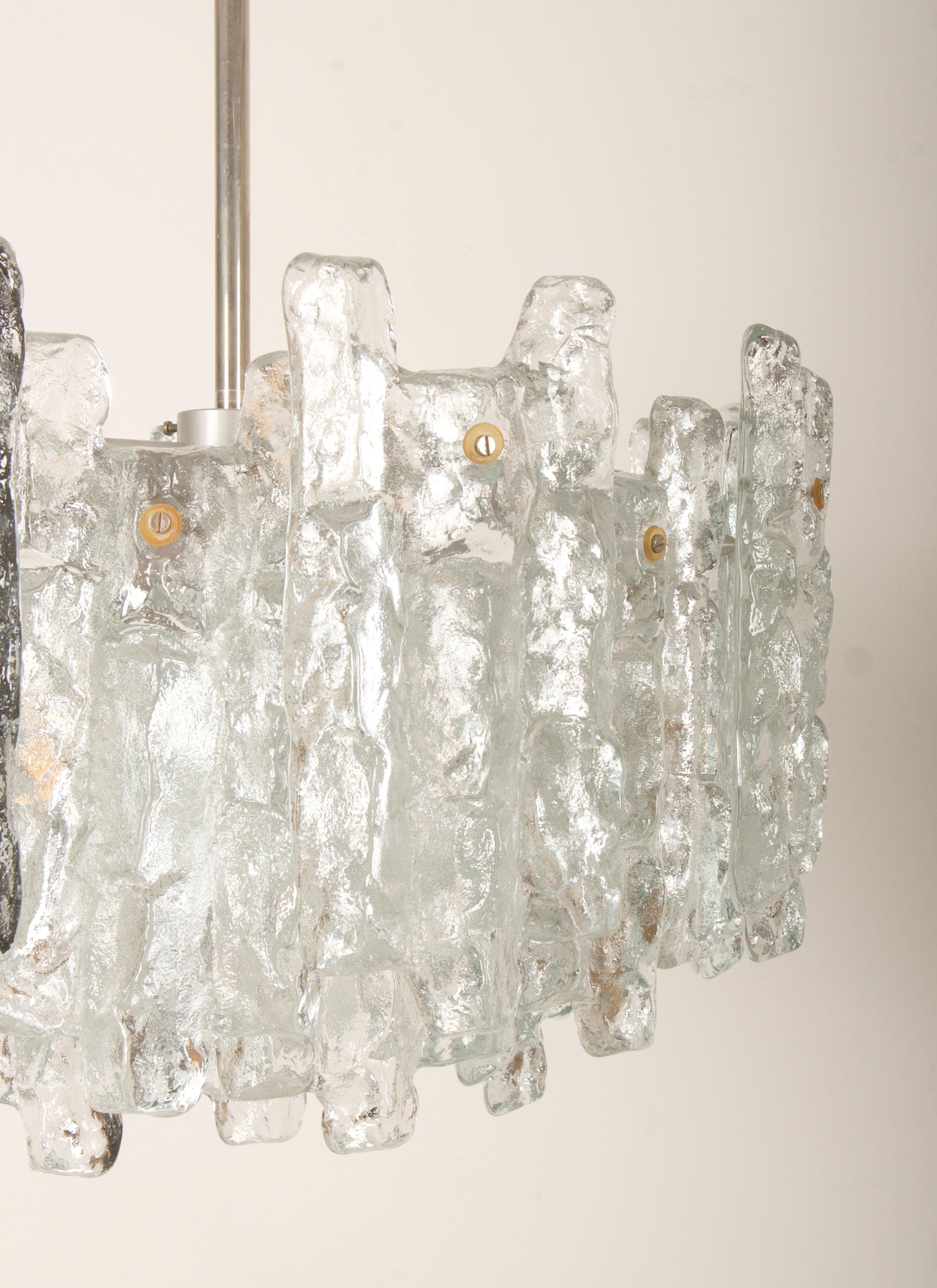 Beeindruckender österreichischer Kalmar-Kristall-Eisglas-Kronleuchter „Fuente“ aus Kalmar im Angebot 1