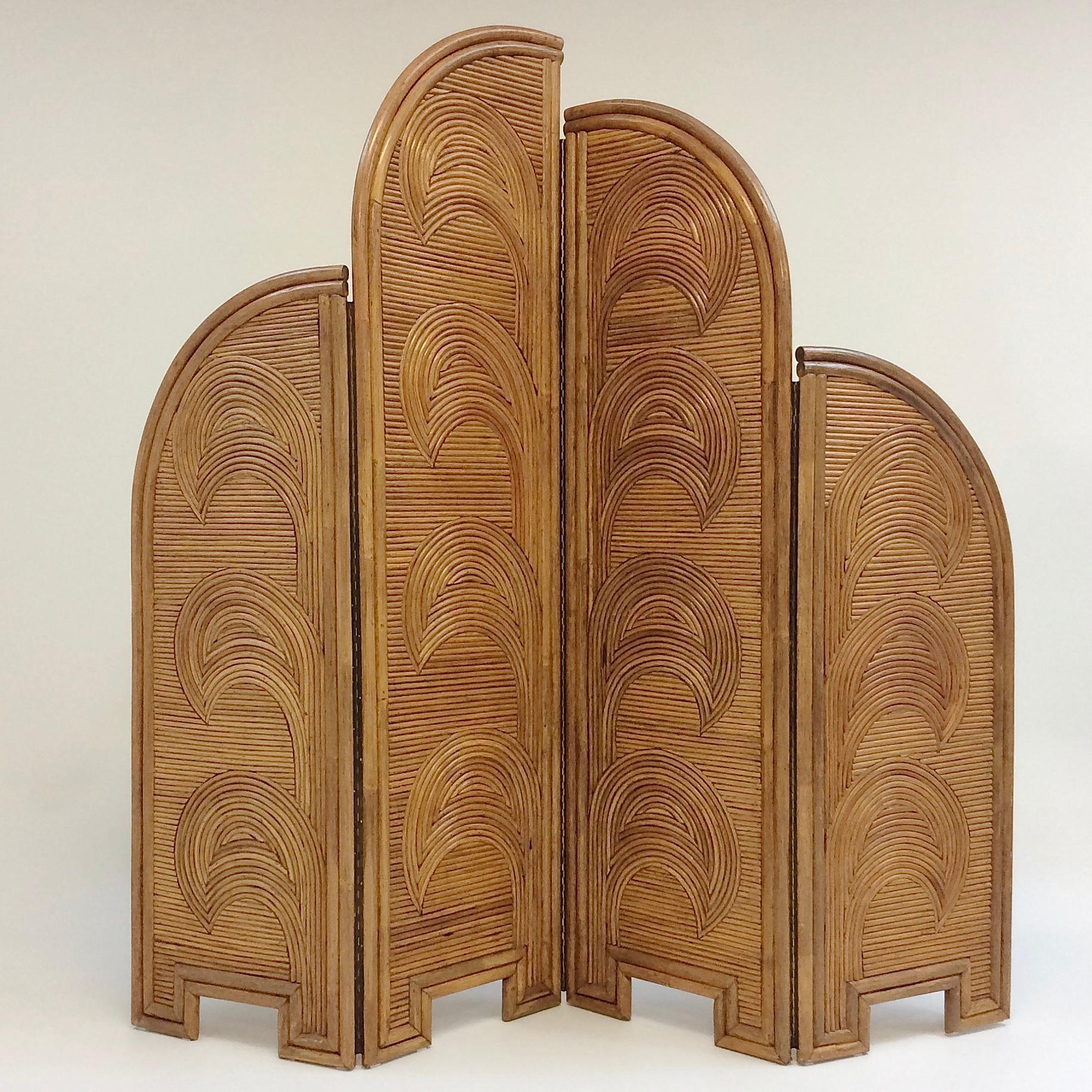 Spectacular and rare vintage decorative bamboo four-panel screen, Vivai del Sud, circa 1970, Italy.
Dimensions: 210 cm H, 4 cm D, 220 cm W open, each panel: 55 cm wide.
Piece in good original condition.
All purchases are covered by our buyer